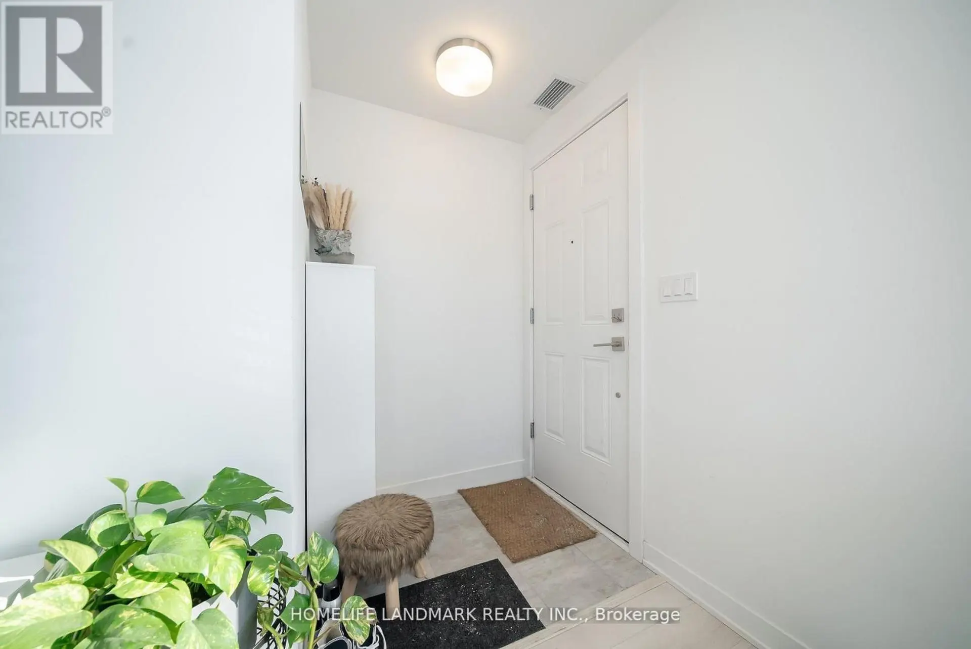 #2 4015 HICKORY DRIVE - Image 3