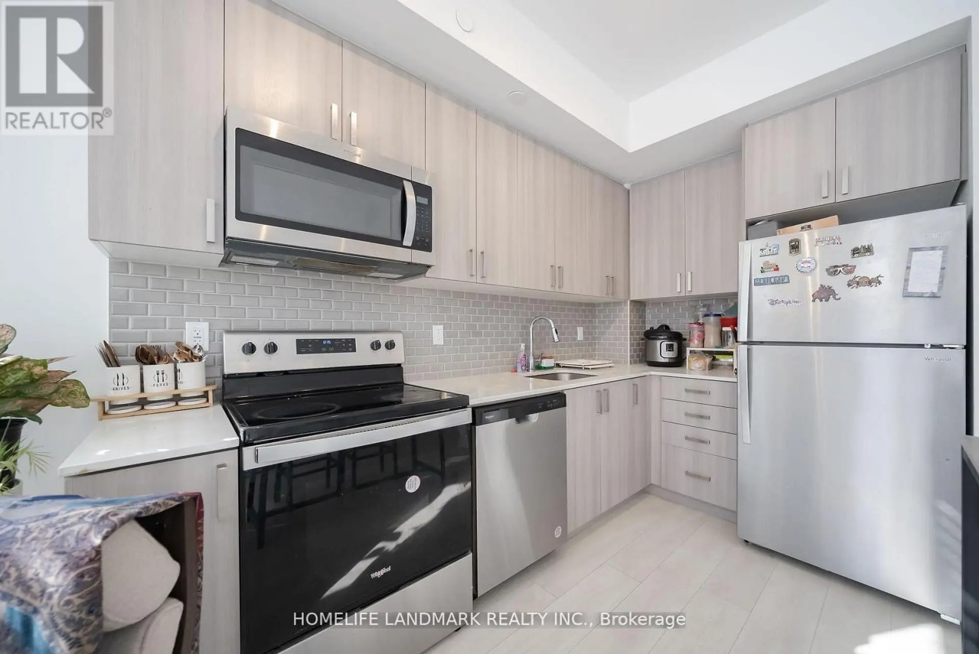 #2 4015 HICKORY DRIVE - Image 9