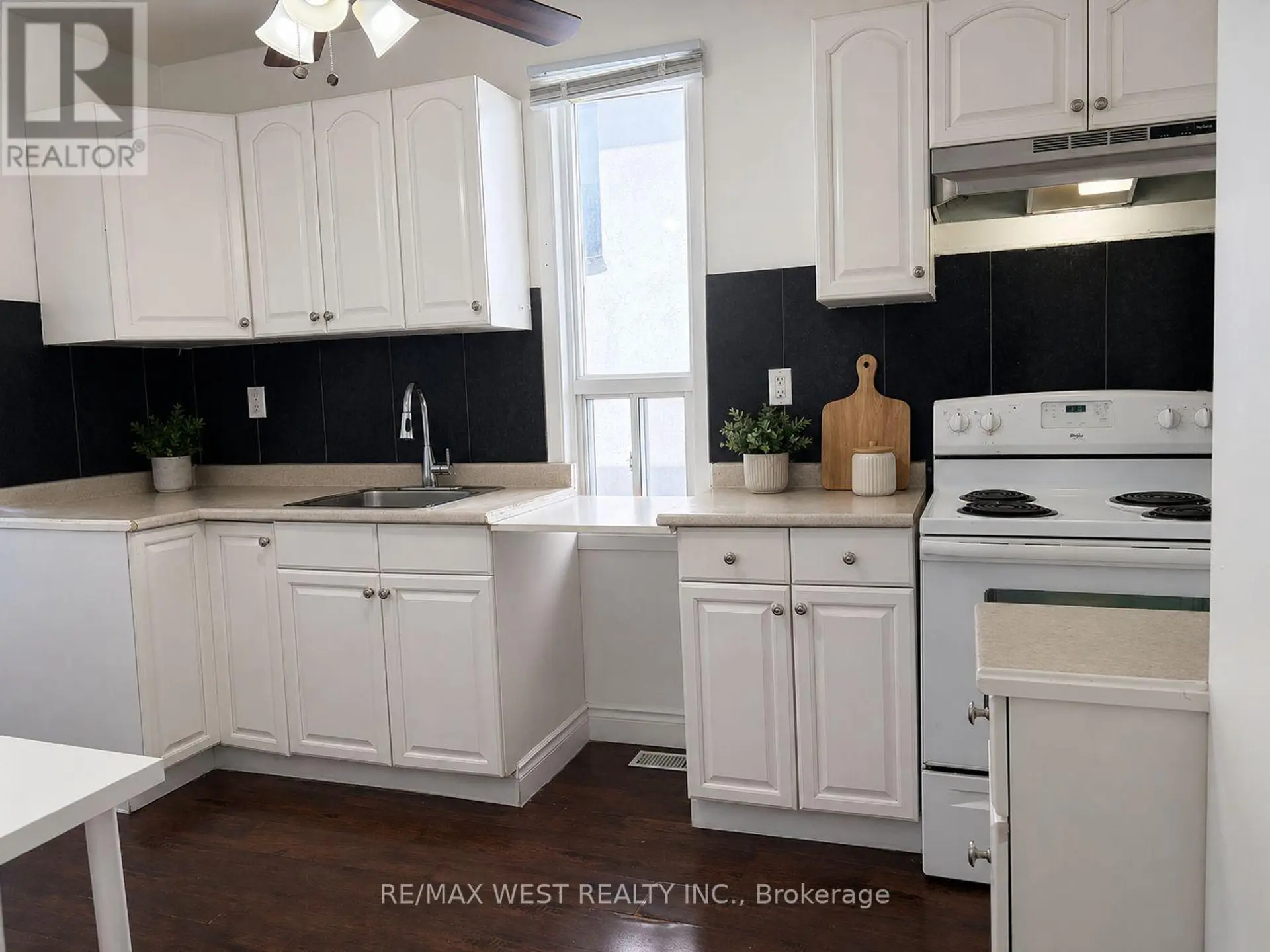 270 BOON AVENUE - Image 2