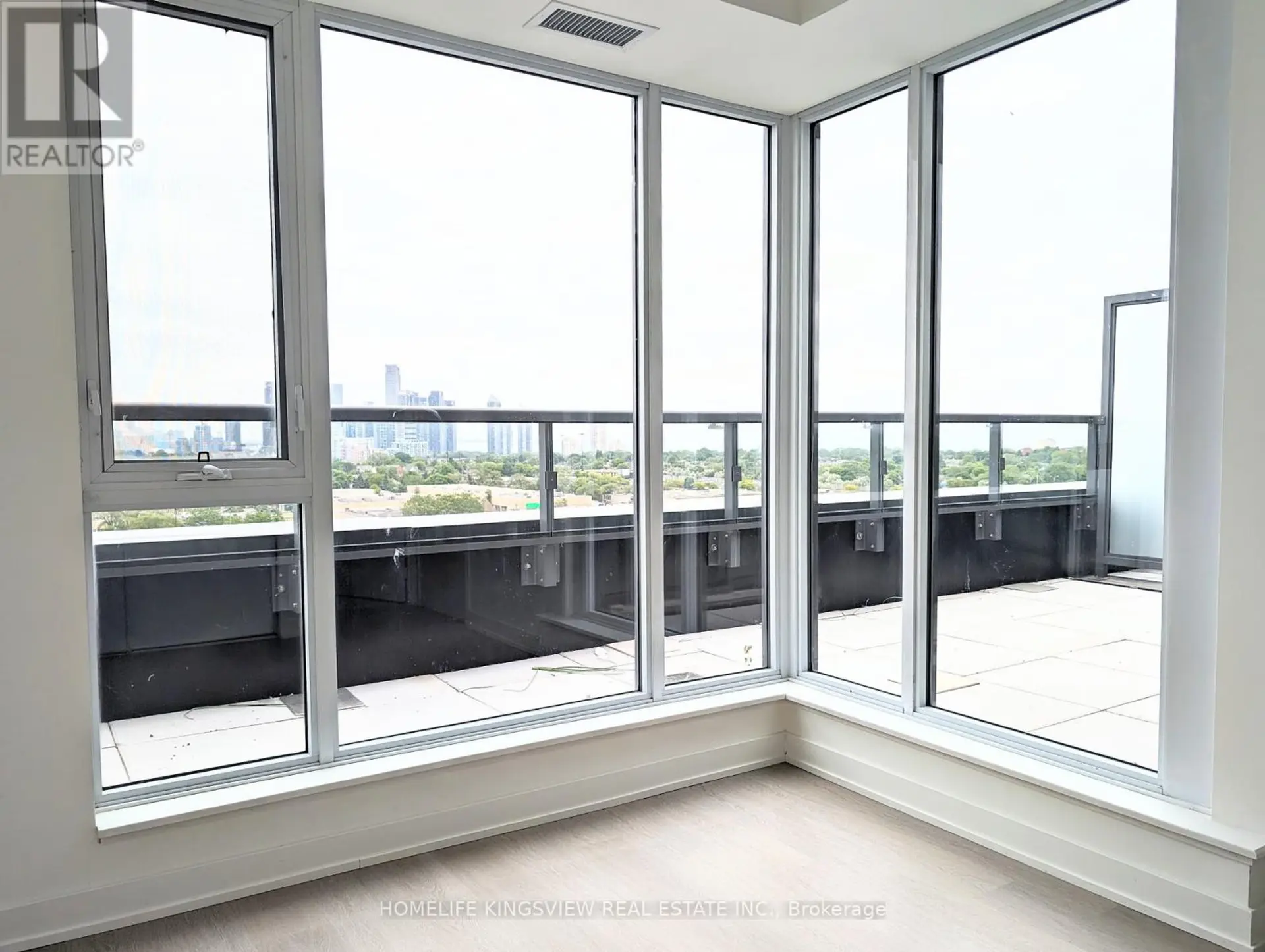 #910 859 THE QUEENSWAY - Image 13