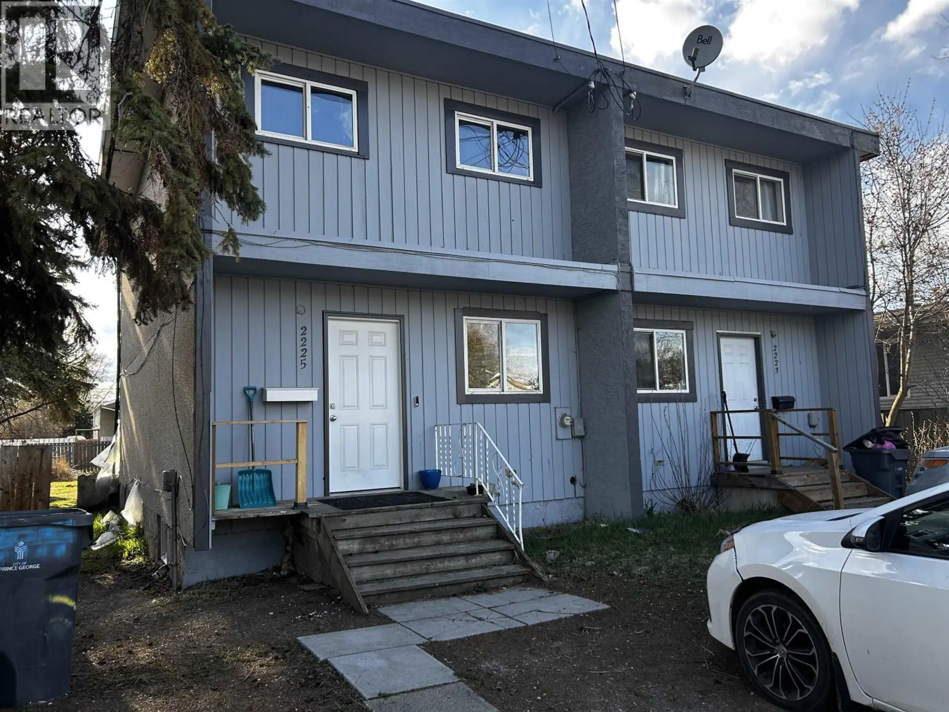 2223-2225 OAK STREET - Image 1