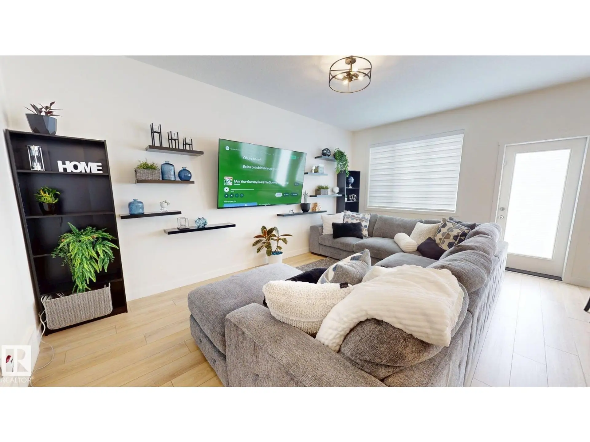 8723 183 AV NW NW - Image 2