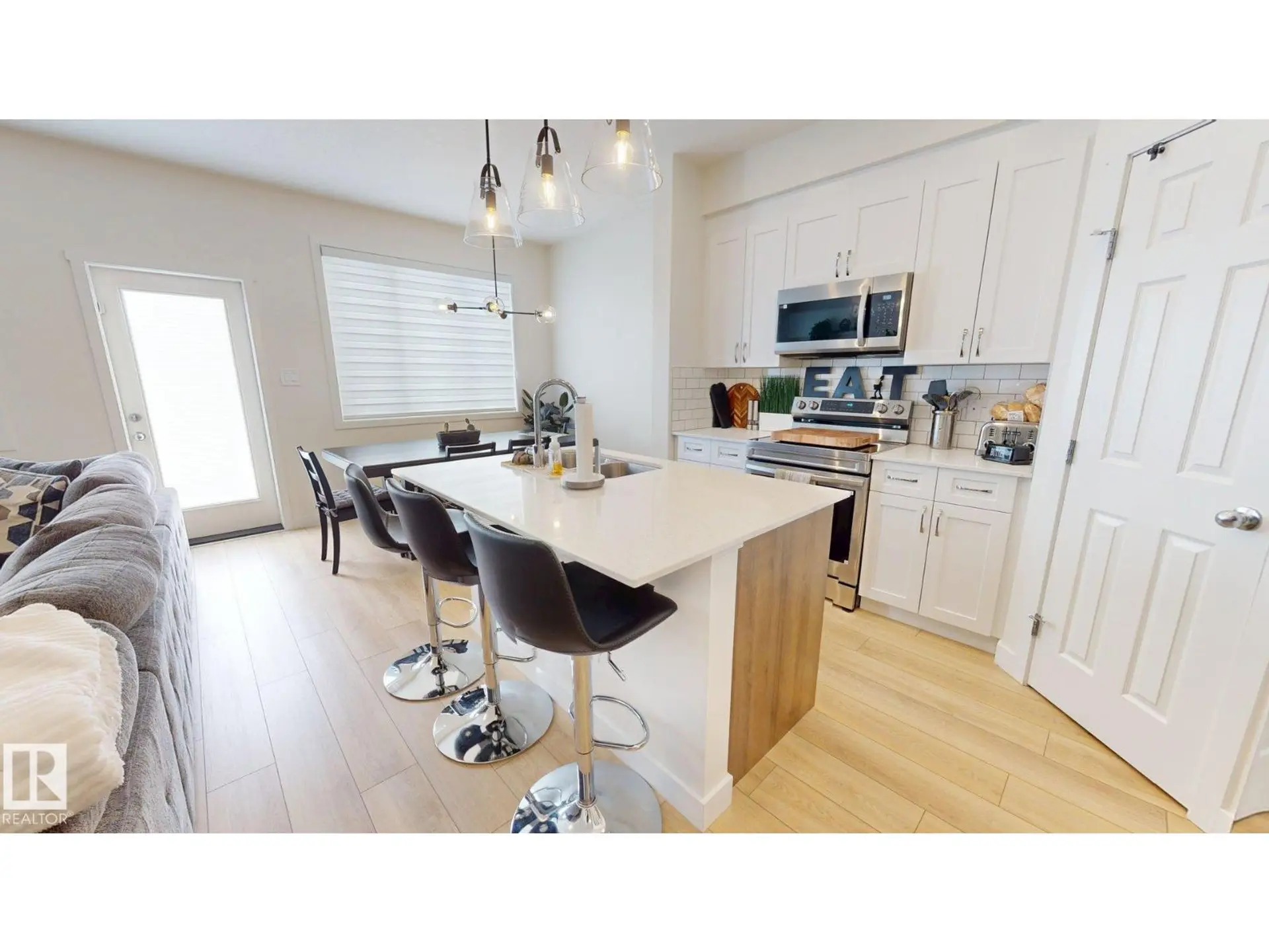 8723 183 AV NW NW - Image 4