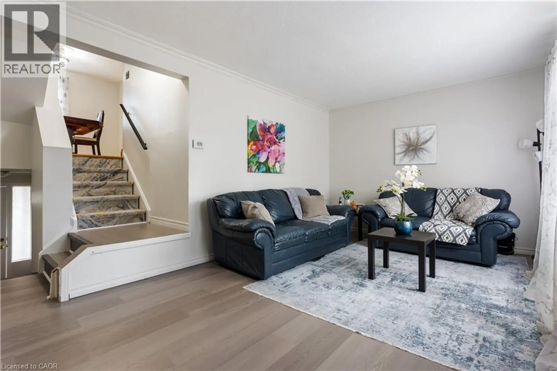 7 EDEN PARK Drive - Image 6