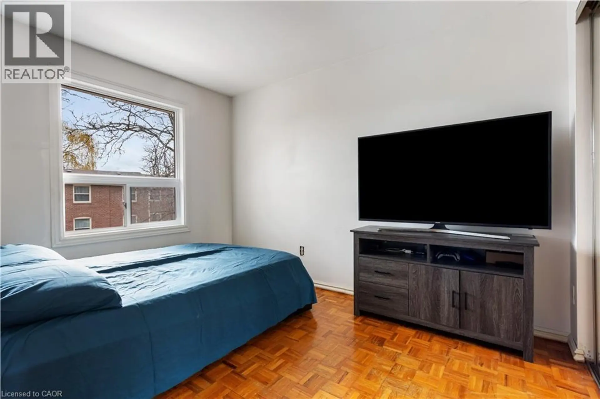 7 EDEN PARK Drive - Image 10