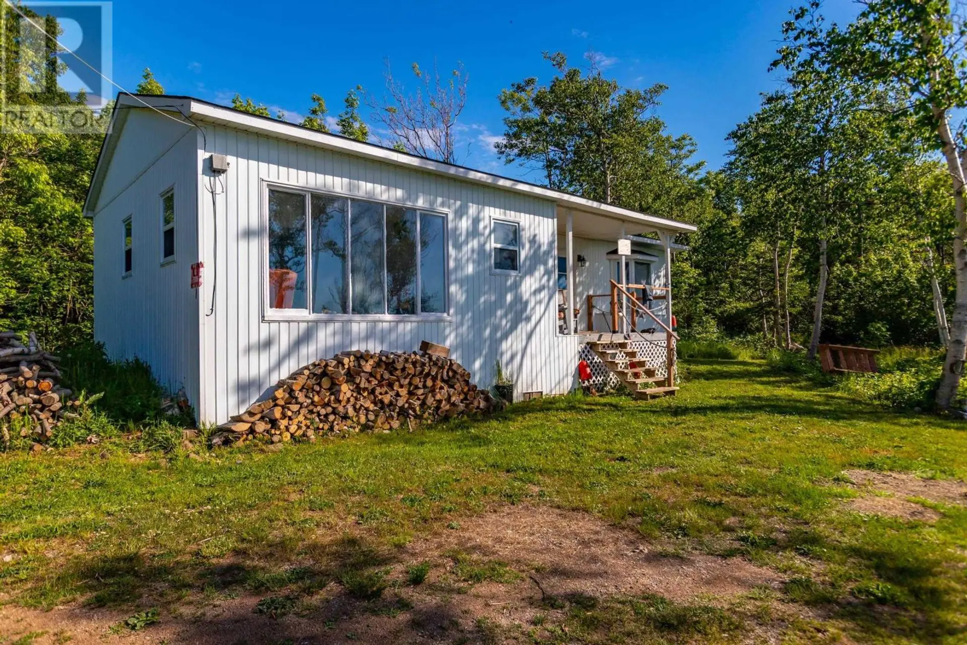 7 Sunset Avenue - Image 1