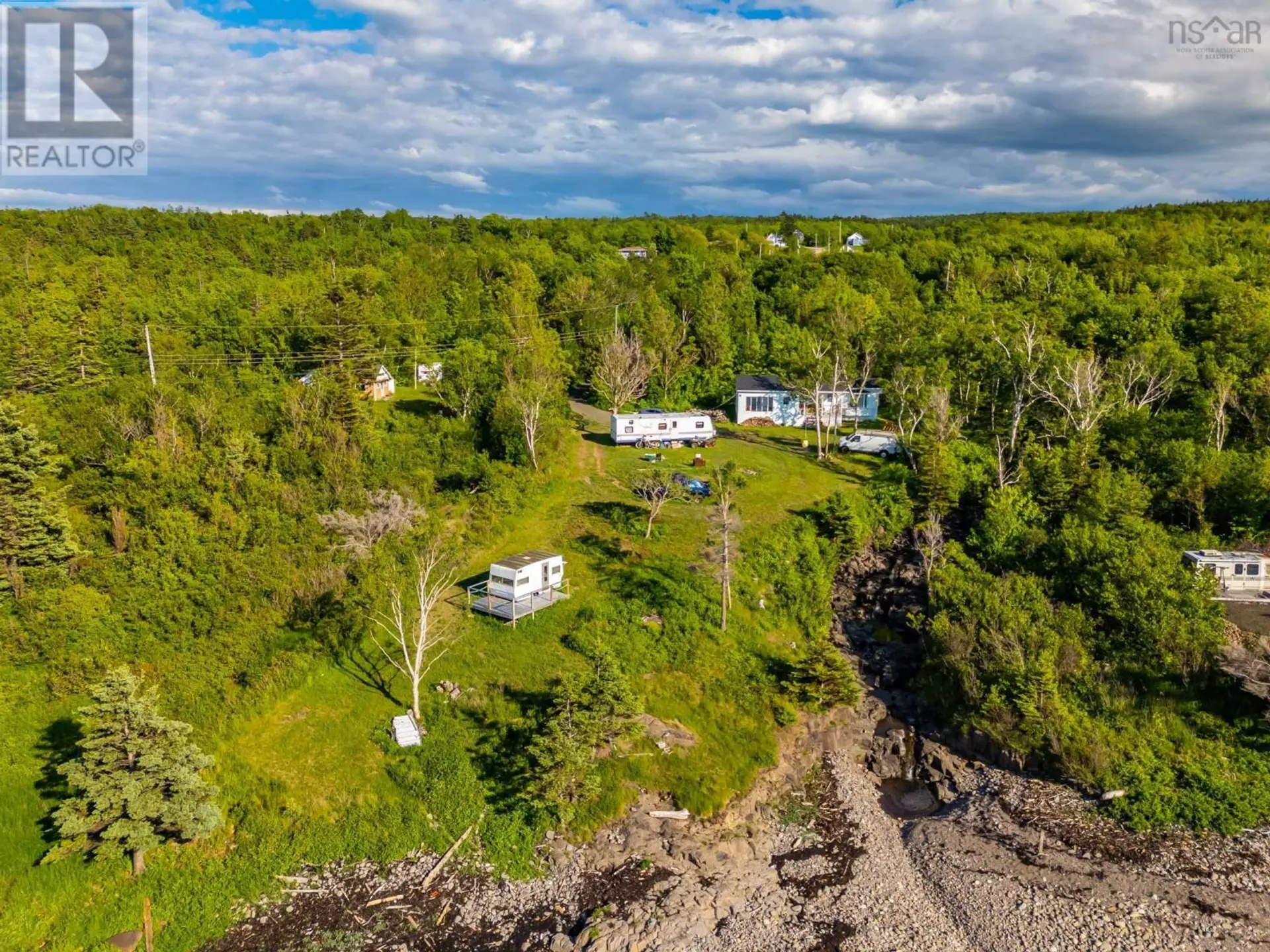 7 Sunset Avenue - Image 6