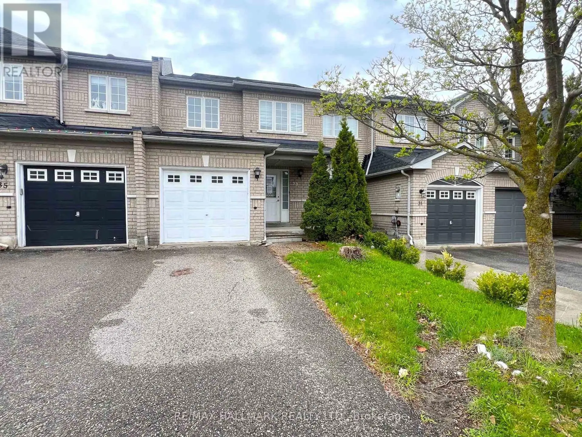 33 LODGEWAY DRIVE - Image 2