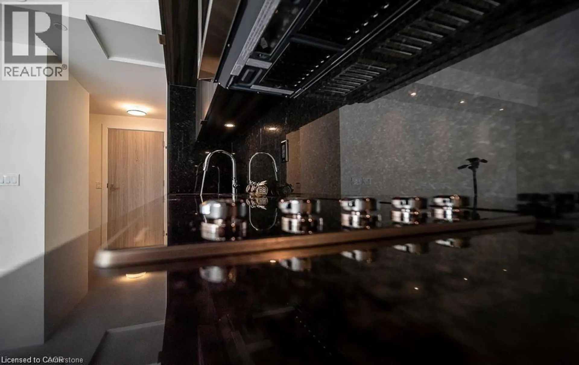 #120 80 VANAULEY Street - Image 7