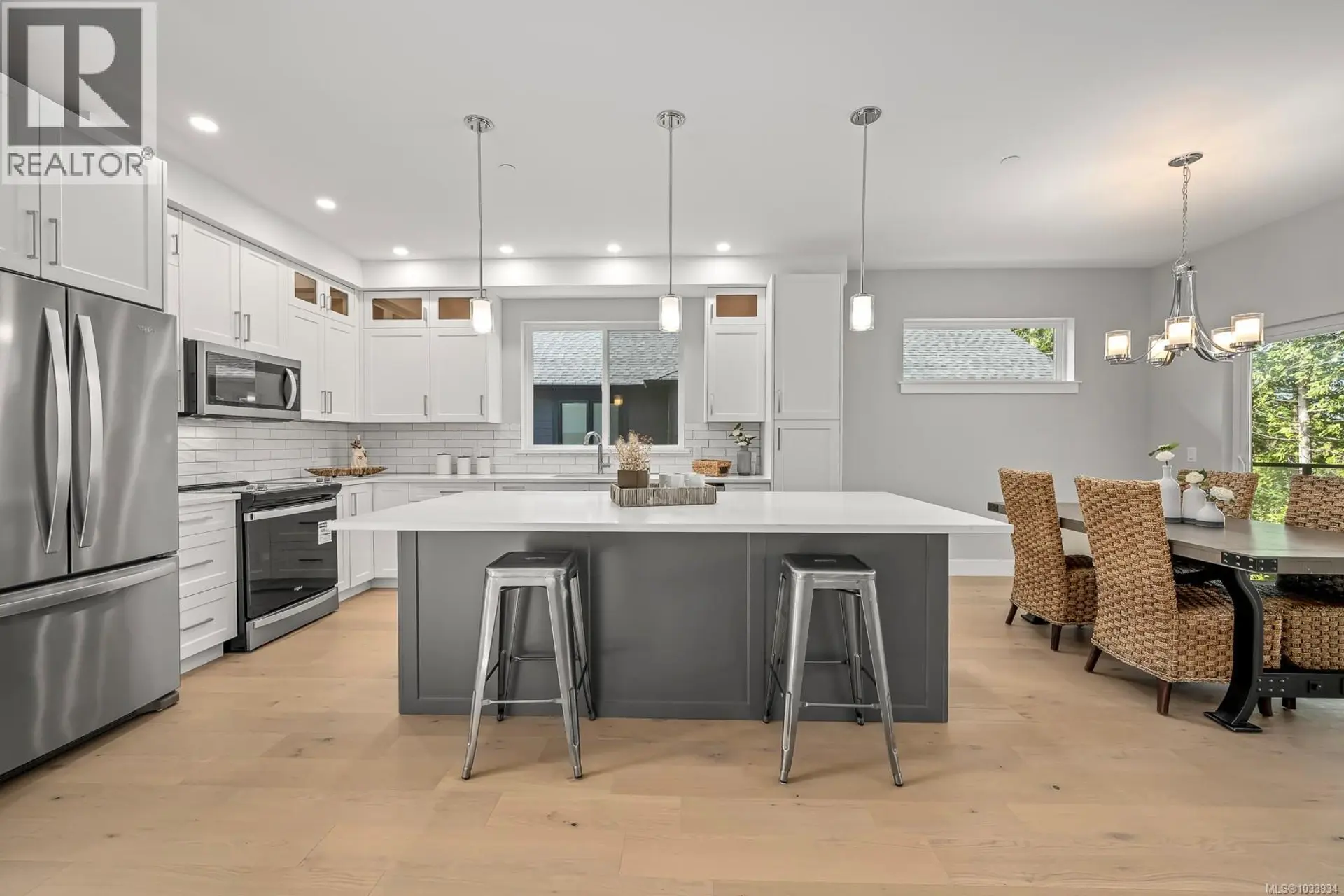 3236 Klanawa Cres - Image 3