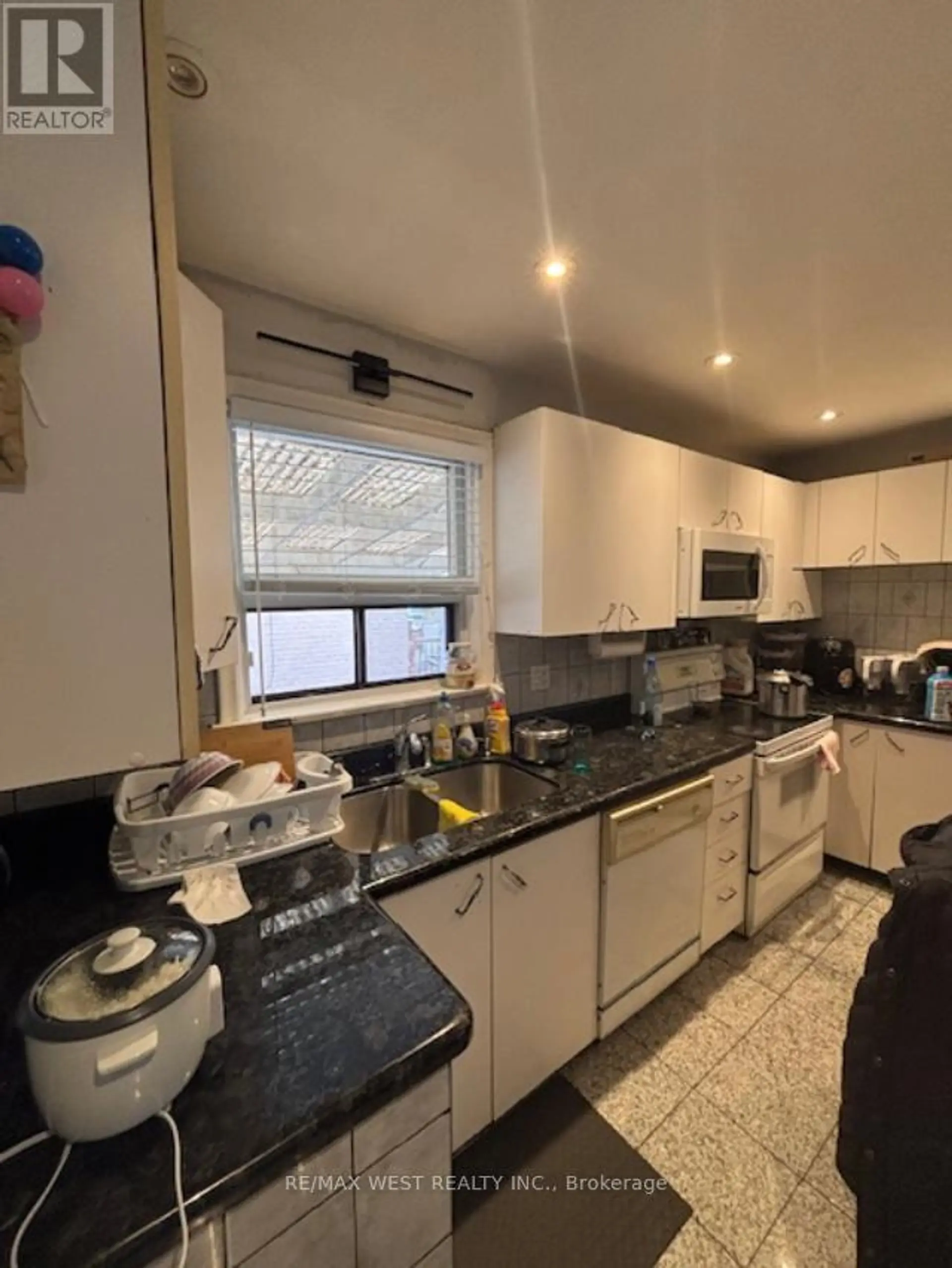 110 DARLINGSIDE DRIVE - Image 3