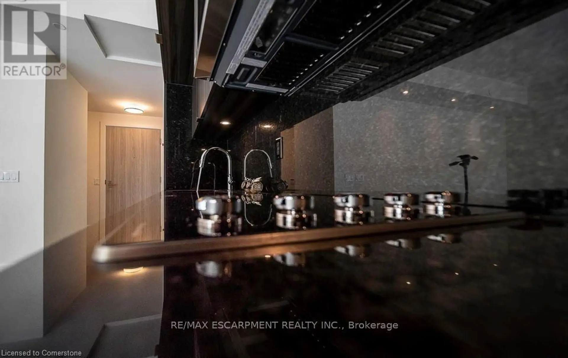 #120 80 VANAULEY STREET - Image 7