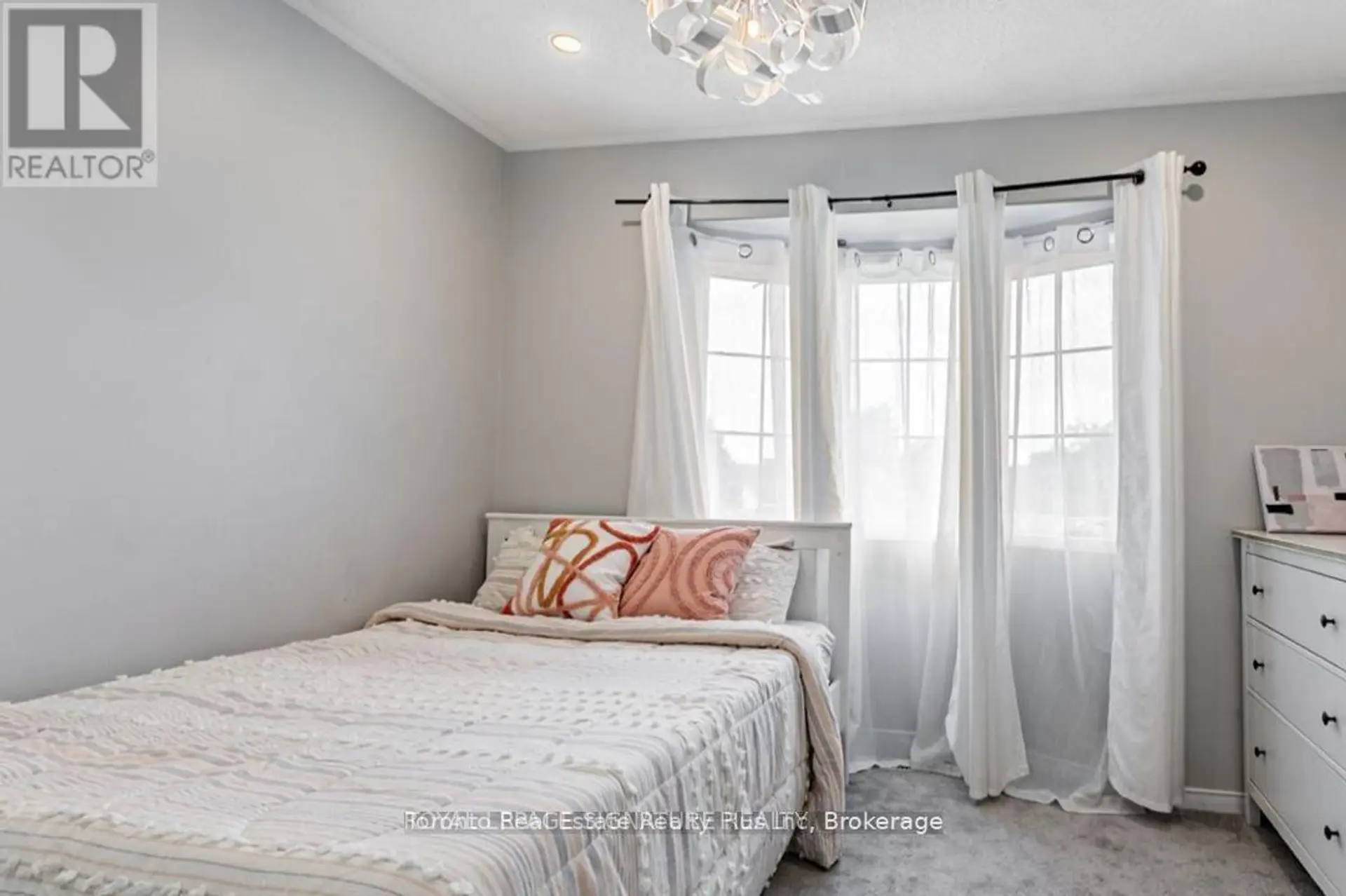 18 PRESTON AVENUE - Image 11