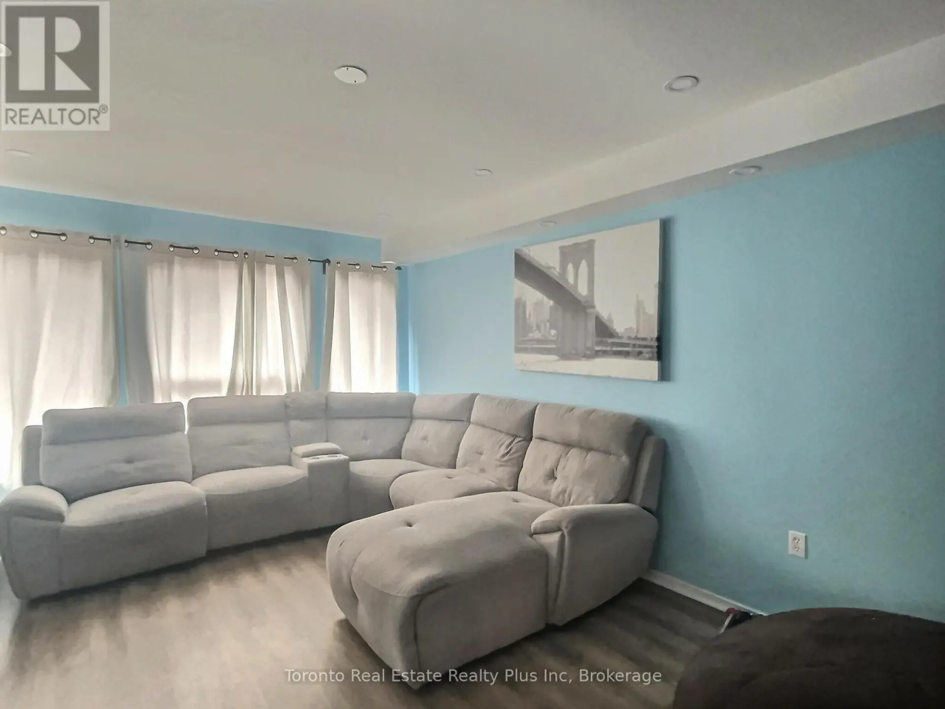 18 PRESTON AVENUE - Image 3