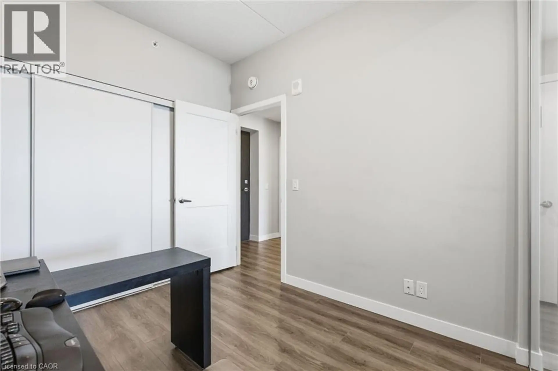 #609 15 QUEEN Street S - Image 6
