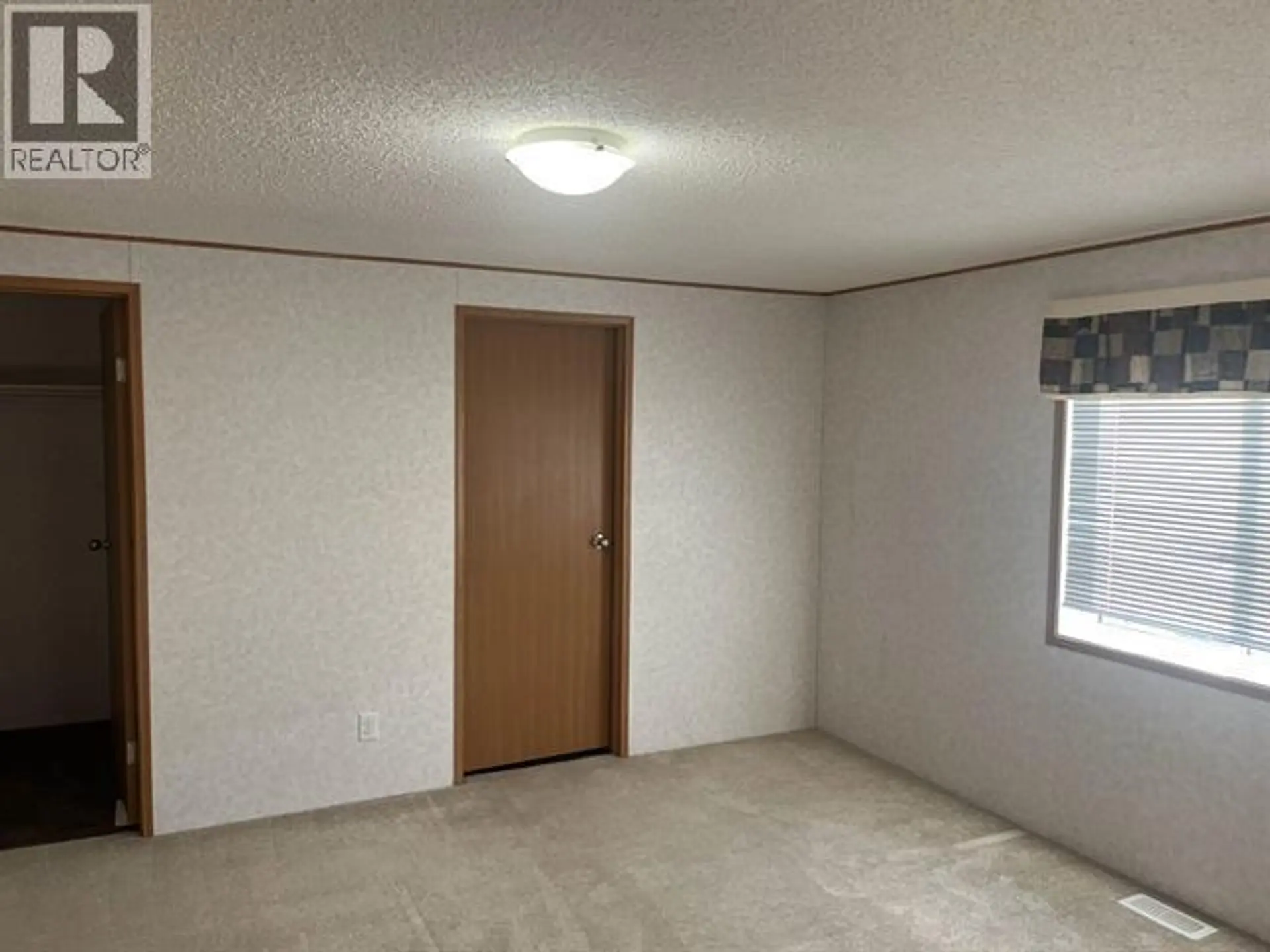 8101 85A AVENUE - Image 7