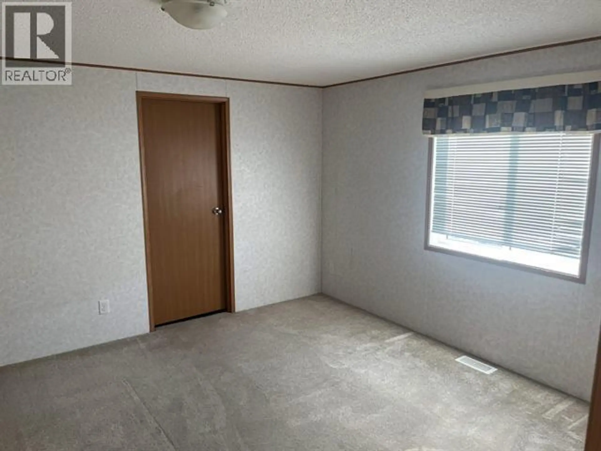 8101 85A AVENUE - Image 6