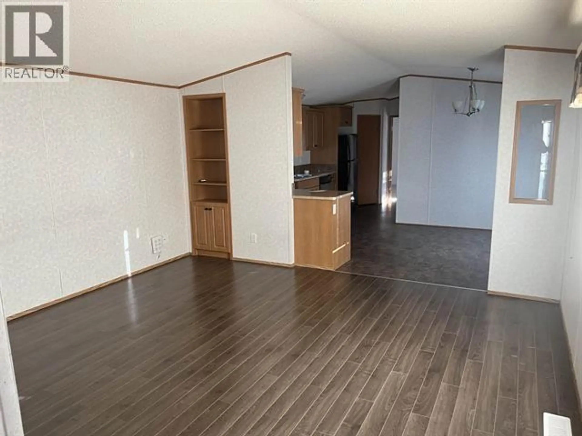 8101 85A AVENUE - Image 4