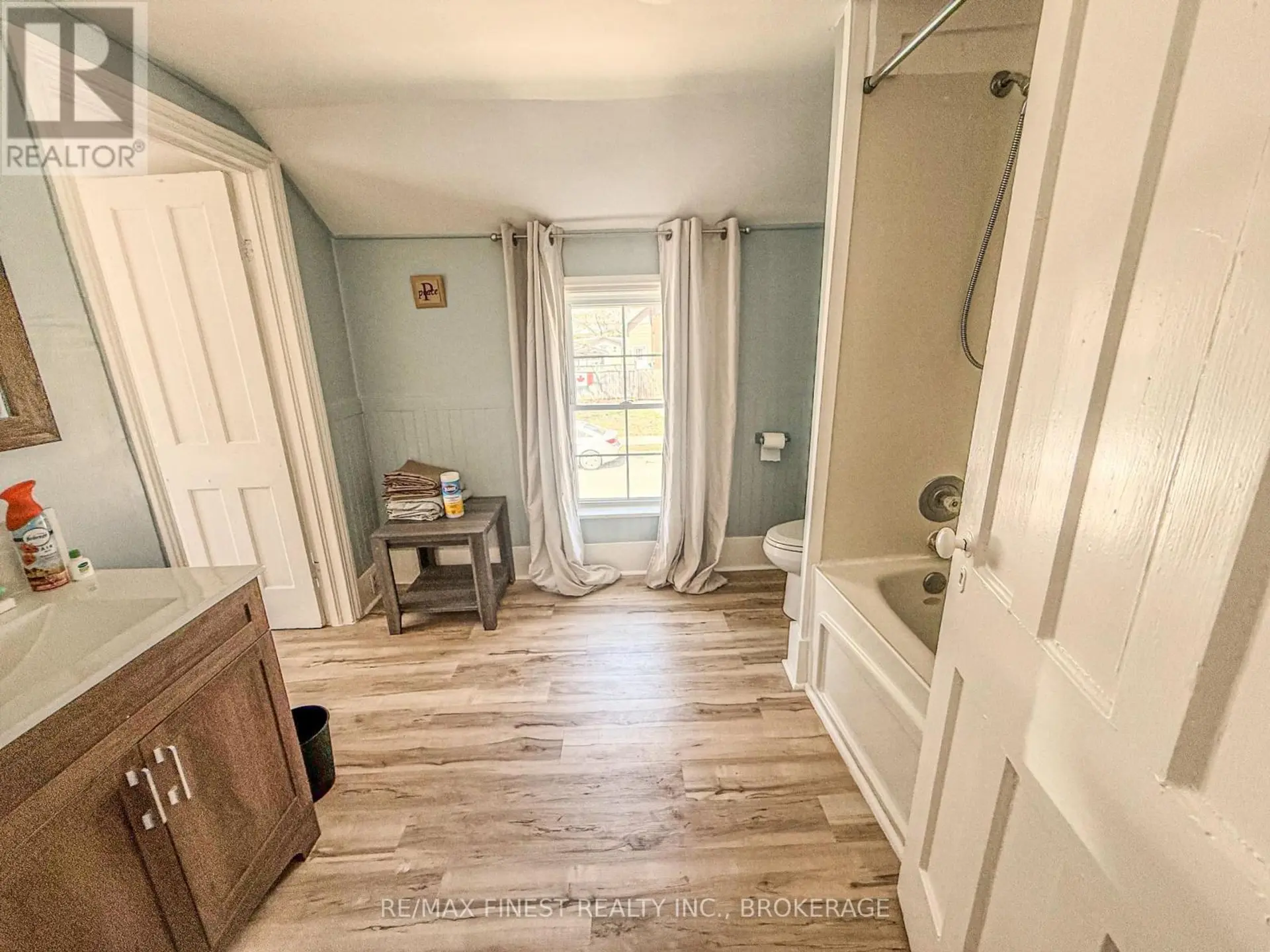 215 BROCK STREET - Image 10