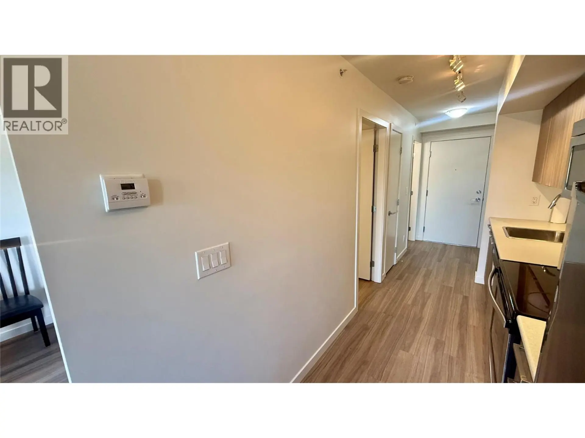 #PH7 883 Academy Way - Image 9