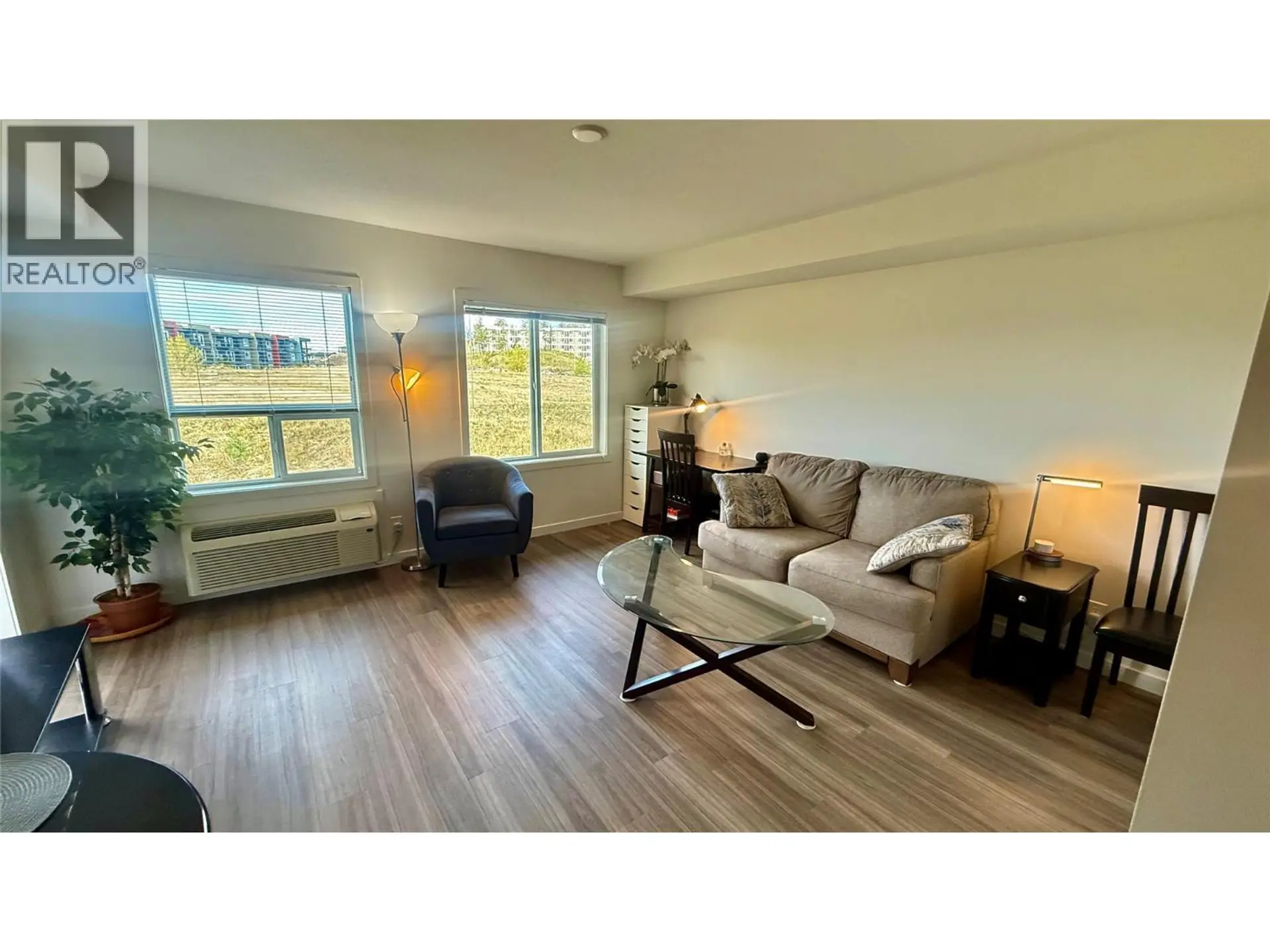 #PH7 883 Academy Way - Image 8