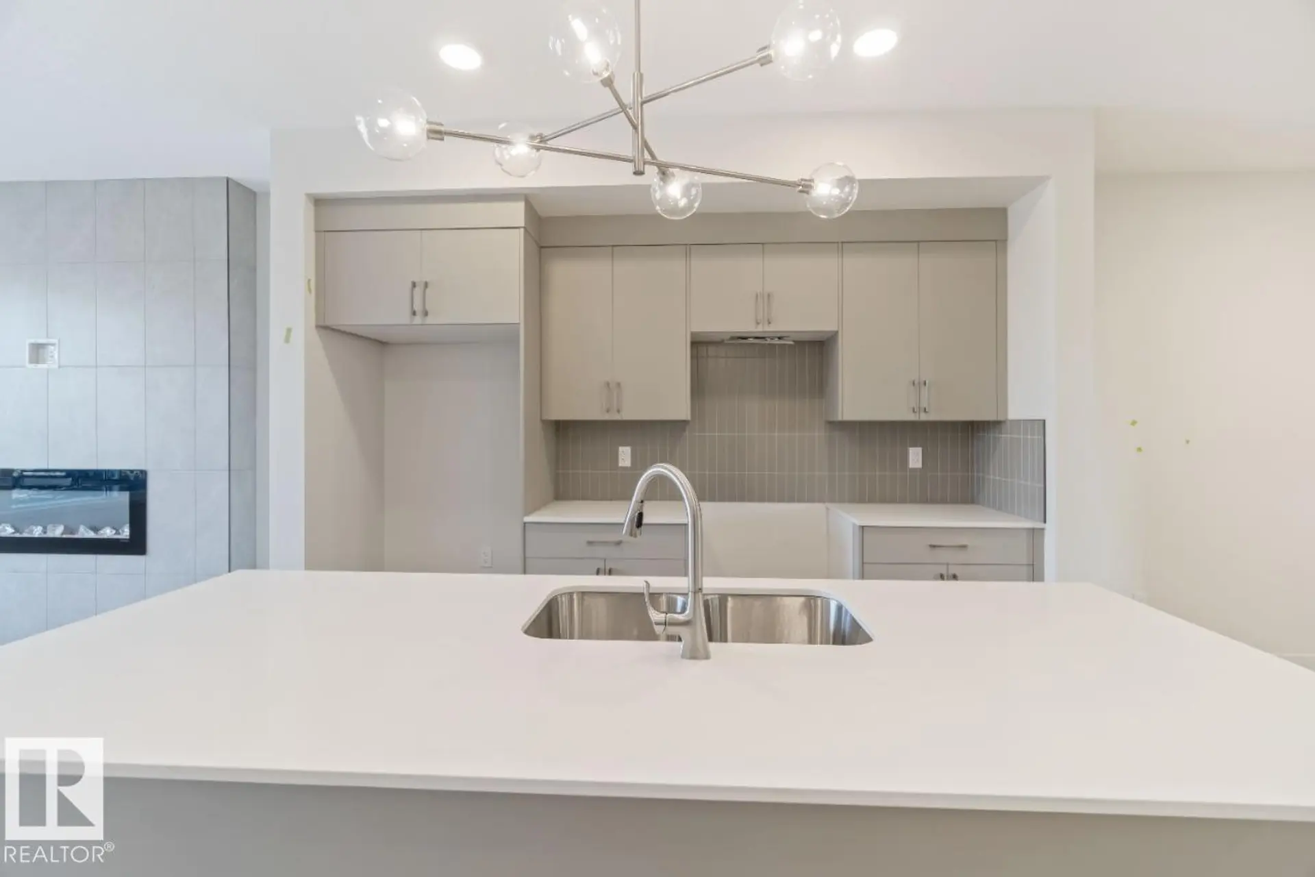 7116 50A AV - Image 7