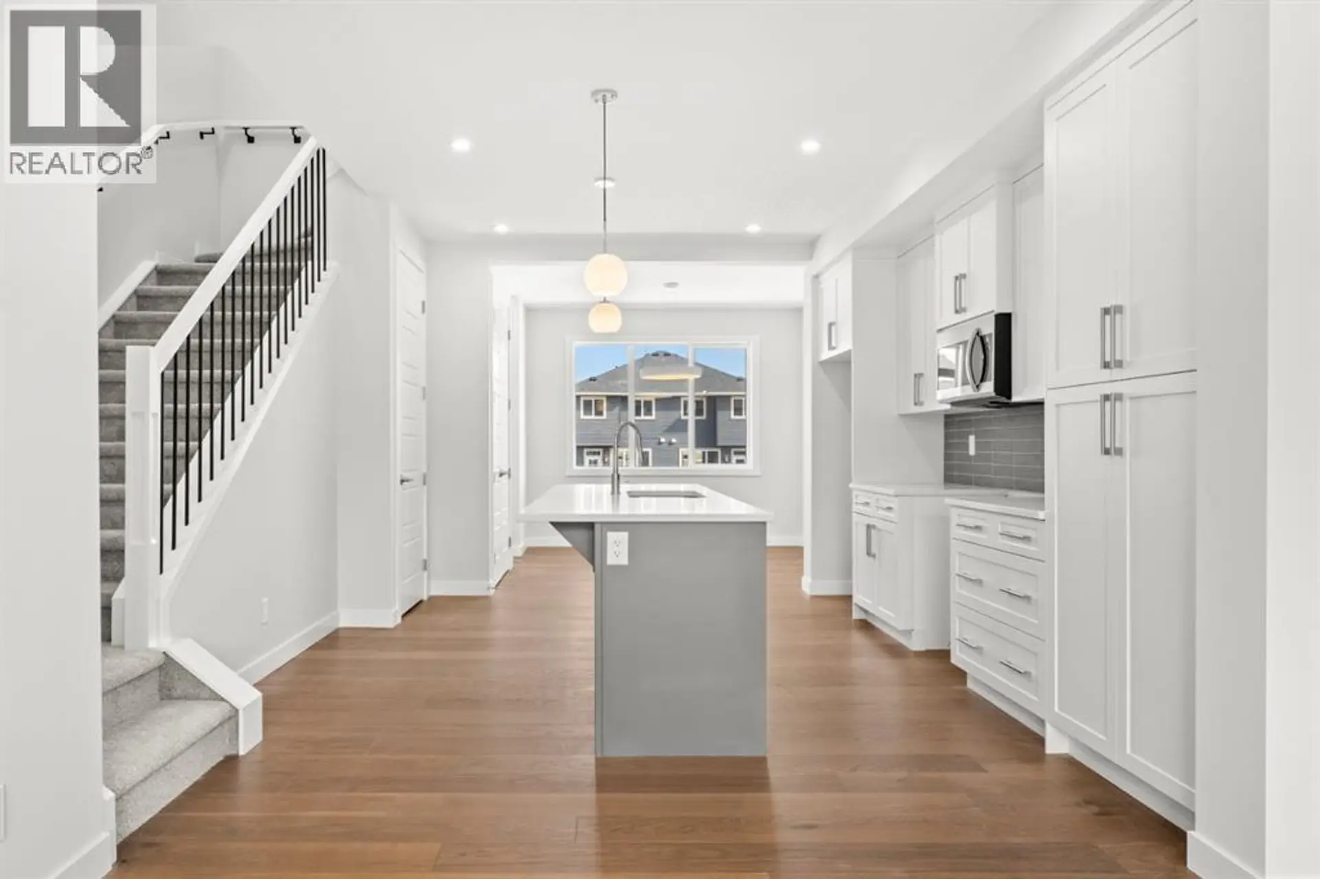 106 Sora Gardens SE - Image 3