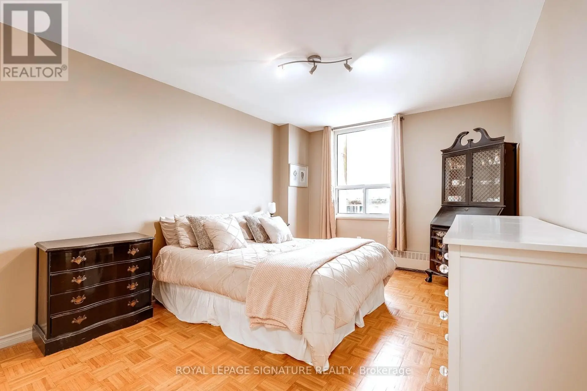 #611 1 FOUR WINDS DRIVE - Image 12