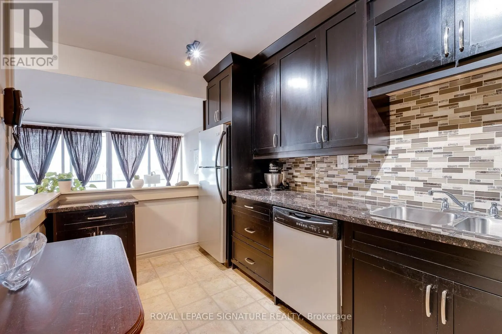 #611 1 FOUR WINDS DRIVE - Image 8