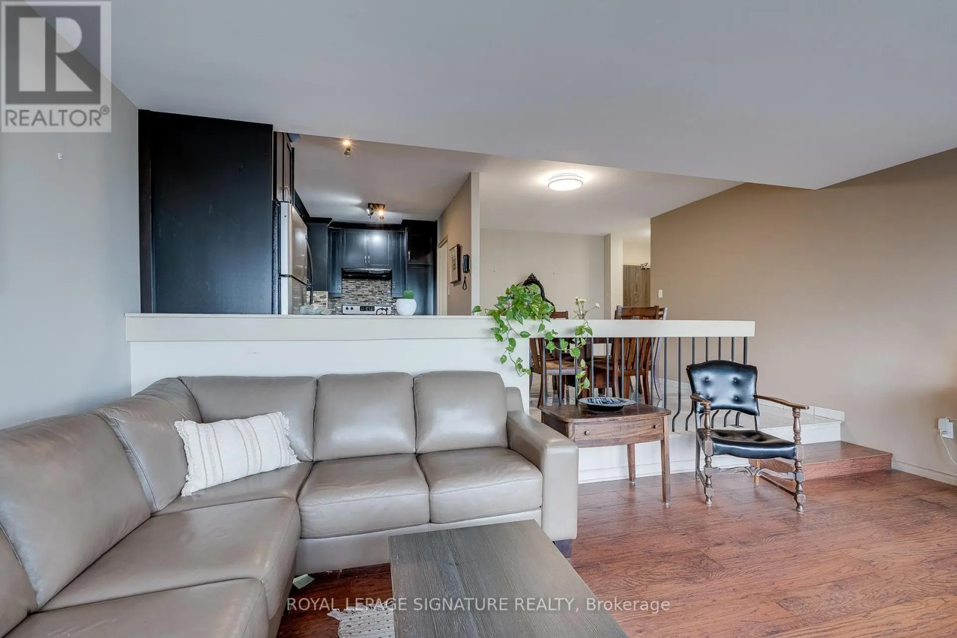 #611 1 FOUR WINDS DRIVE - Image 4