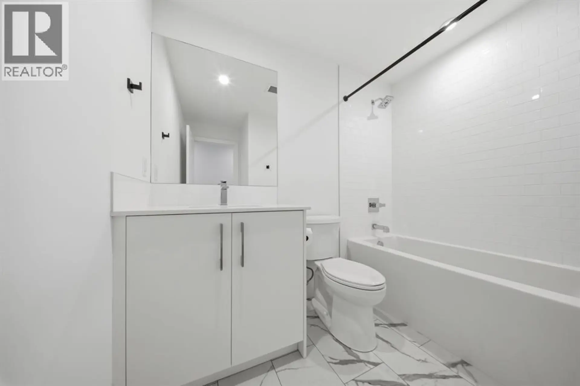 #447 110 18A Street NW - Image 8