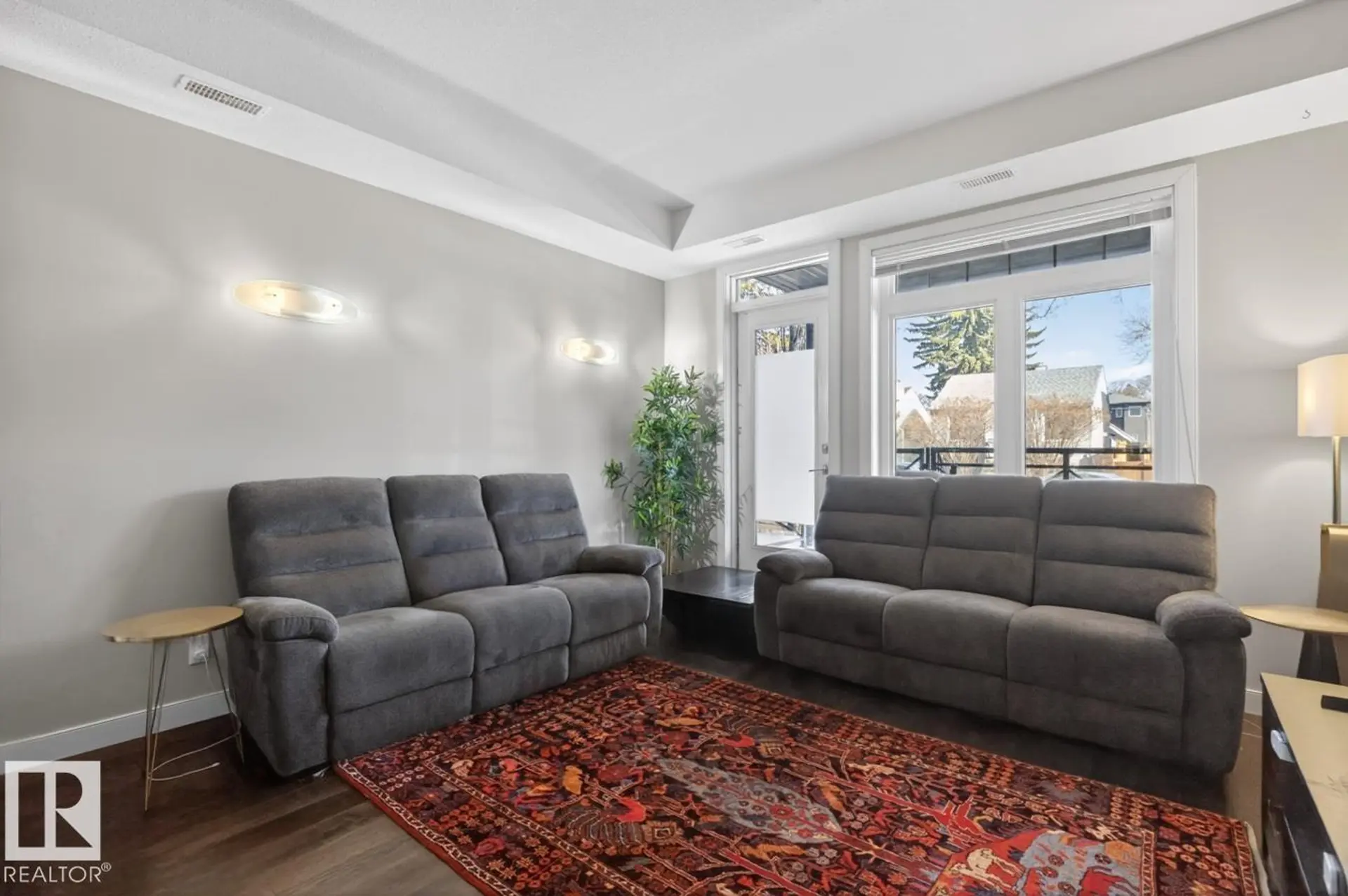 #102 10811 72 AV NW - Image 3