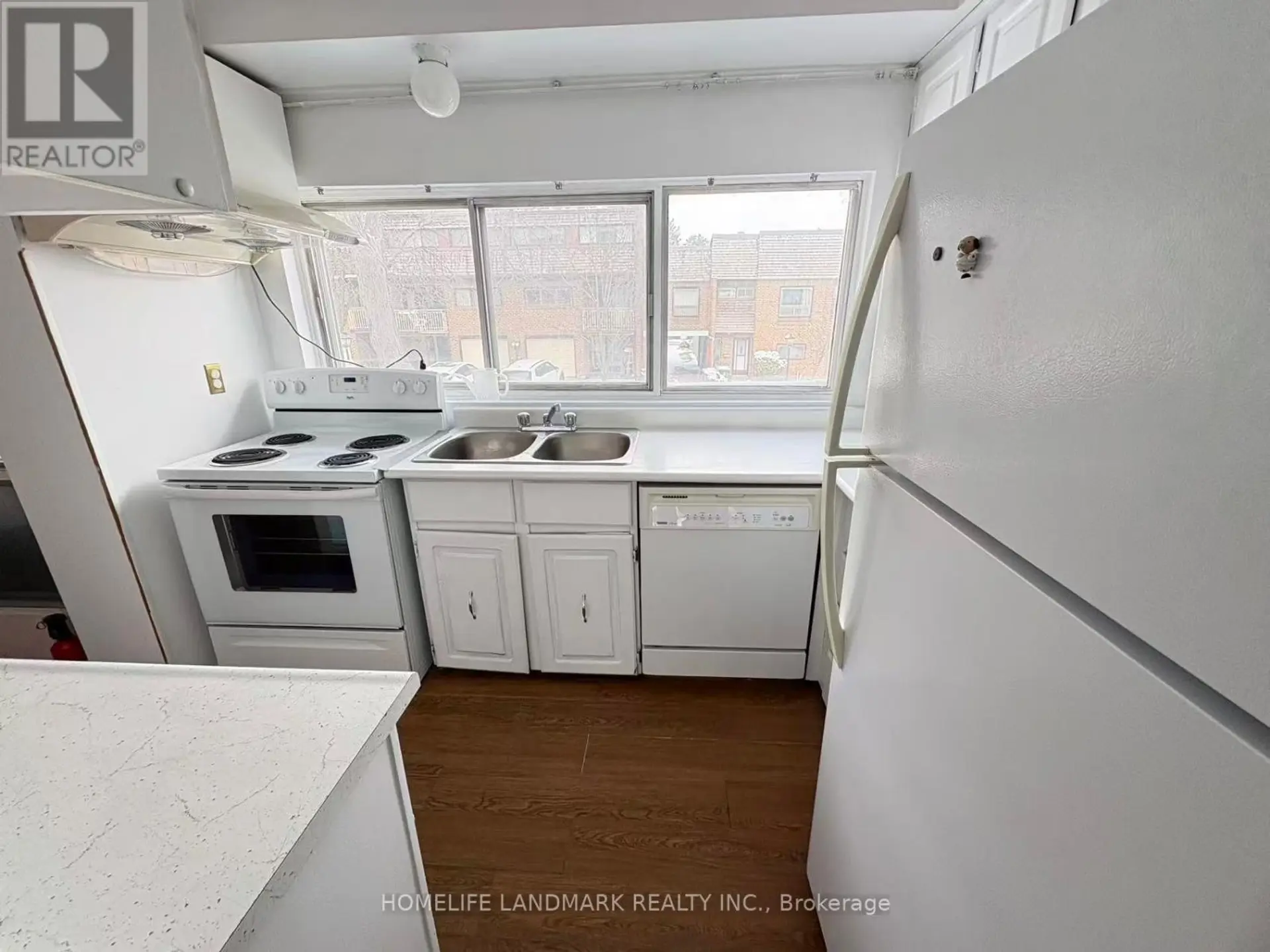 #14 86 CASTLEBURY CRESCENT - Image 12