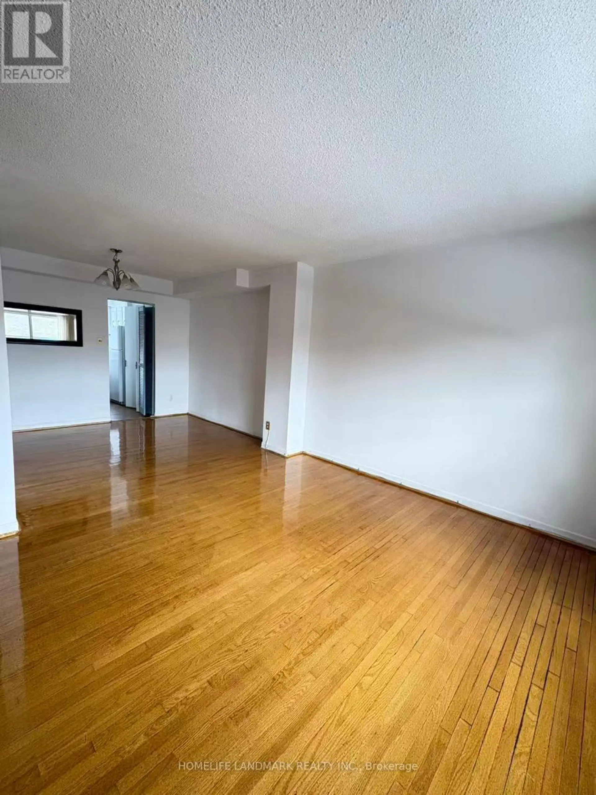 #14 86 CASTLEBURY CRESCENT - Image 3