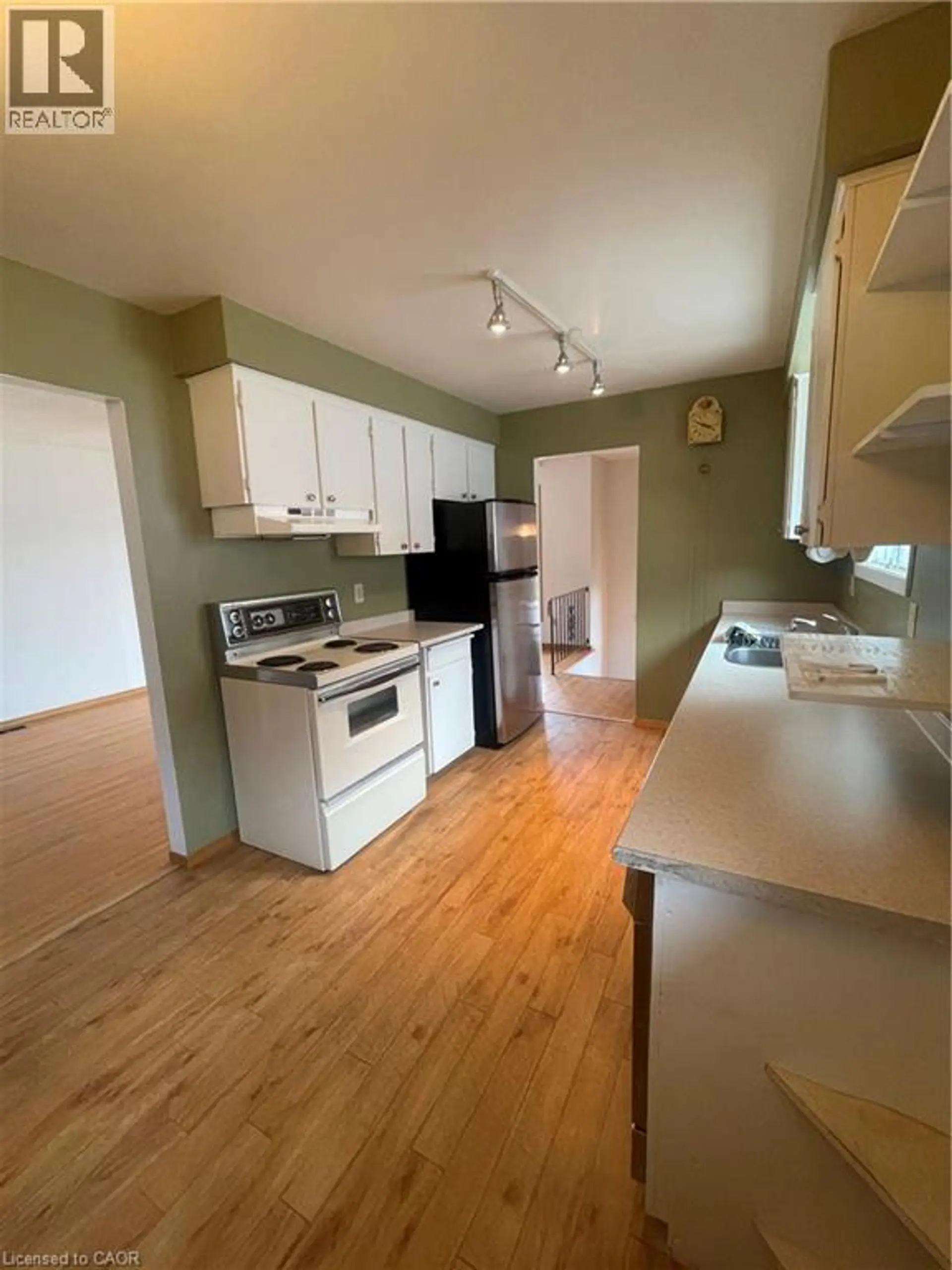 24 YEOVILLE Court - Image 5