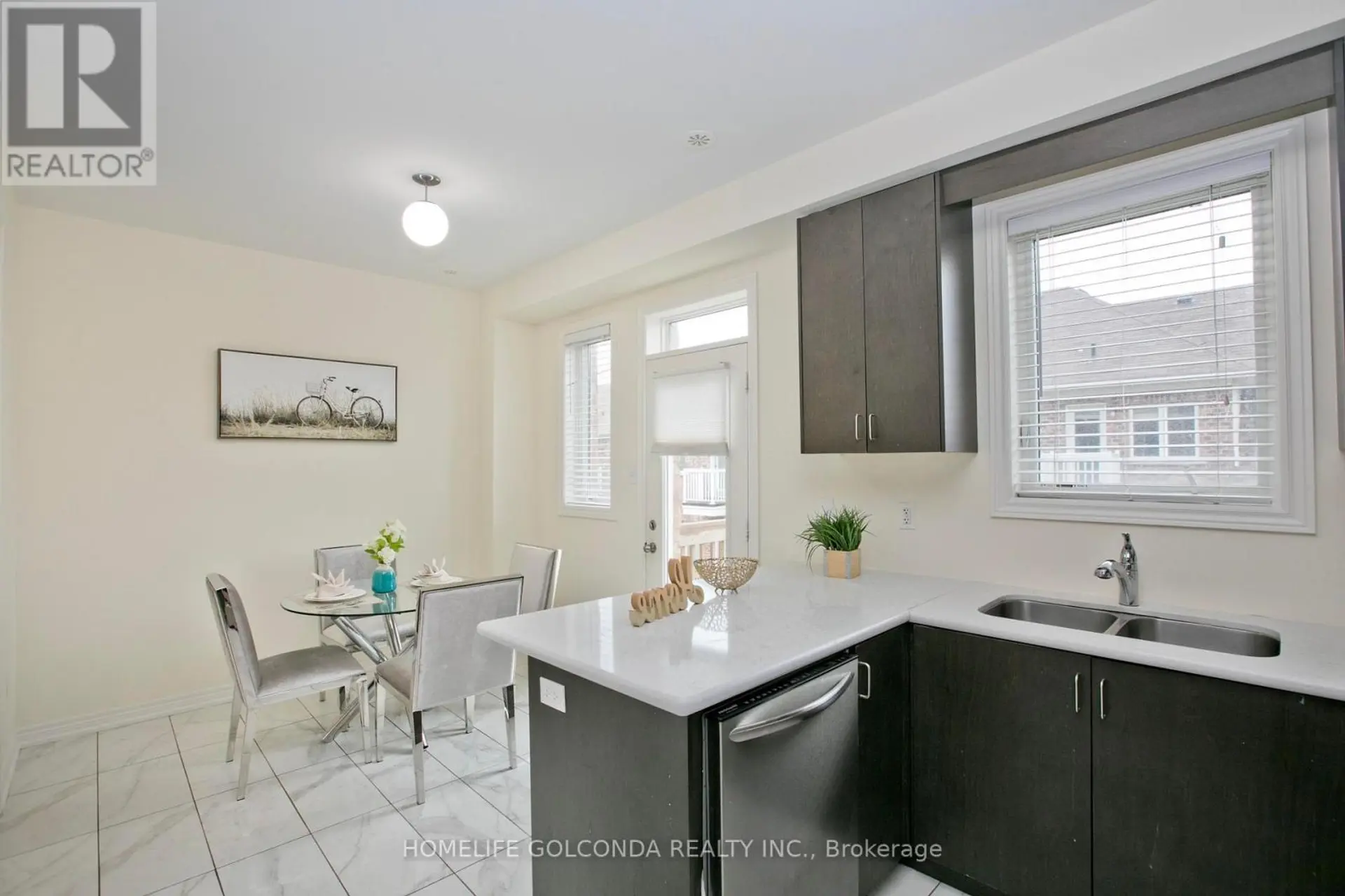 14 FANNY GROVE WAY - Image 8