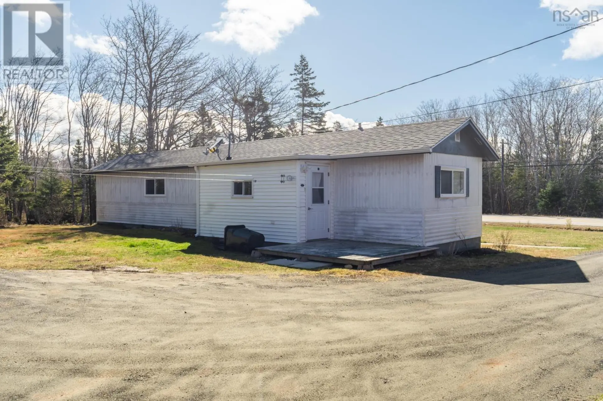 337 Highway 334 - Image 18