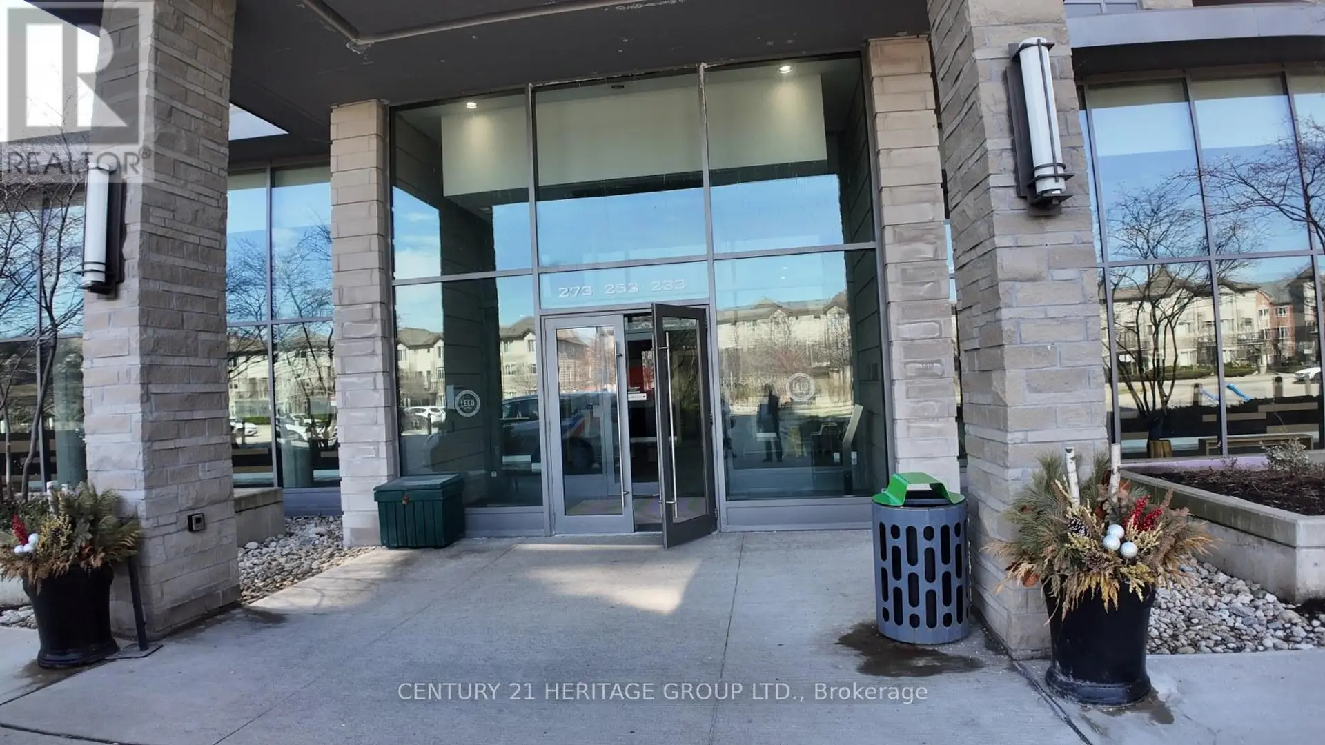 #601 233 SOUTH PARK ROAD - Image 2