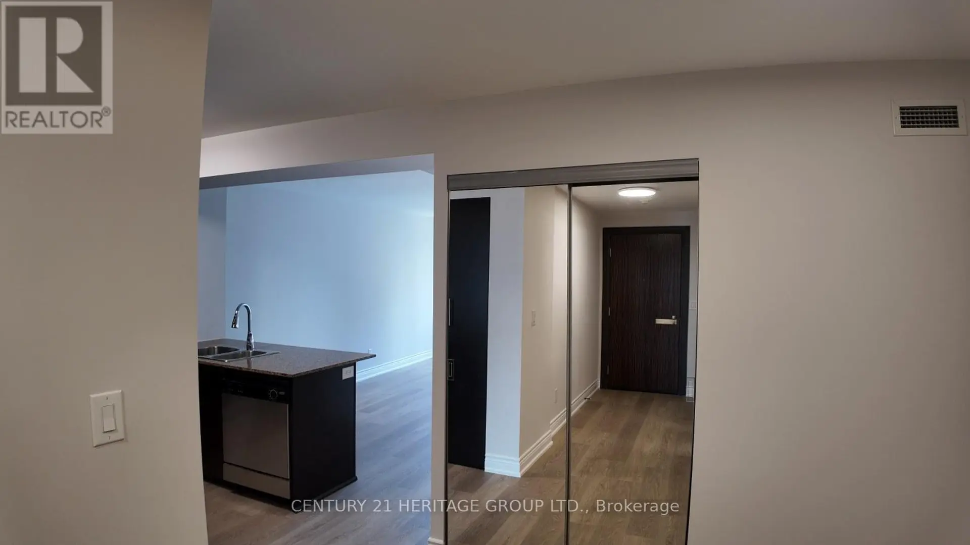 #601 233 SOUTH PARK ROAD - Image 4