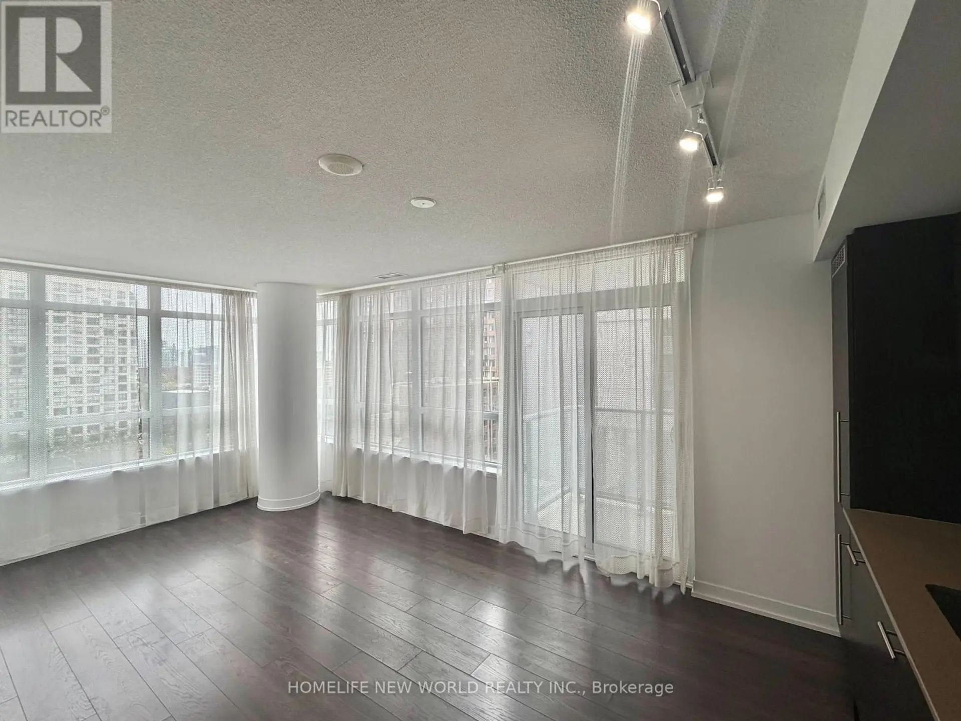 #910 365 CHURCH STREET - Image 6