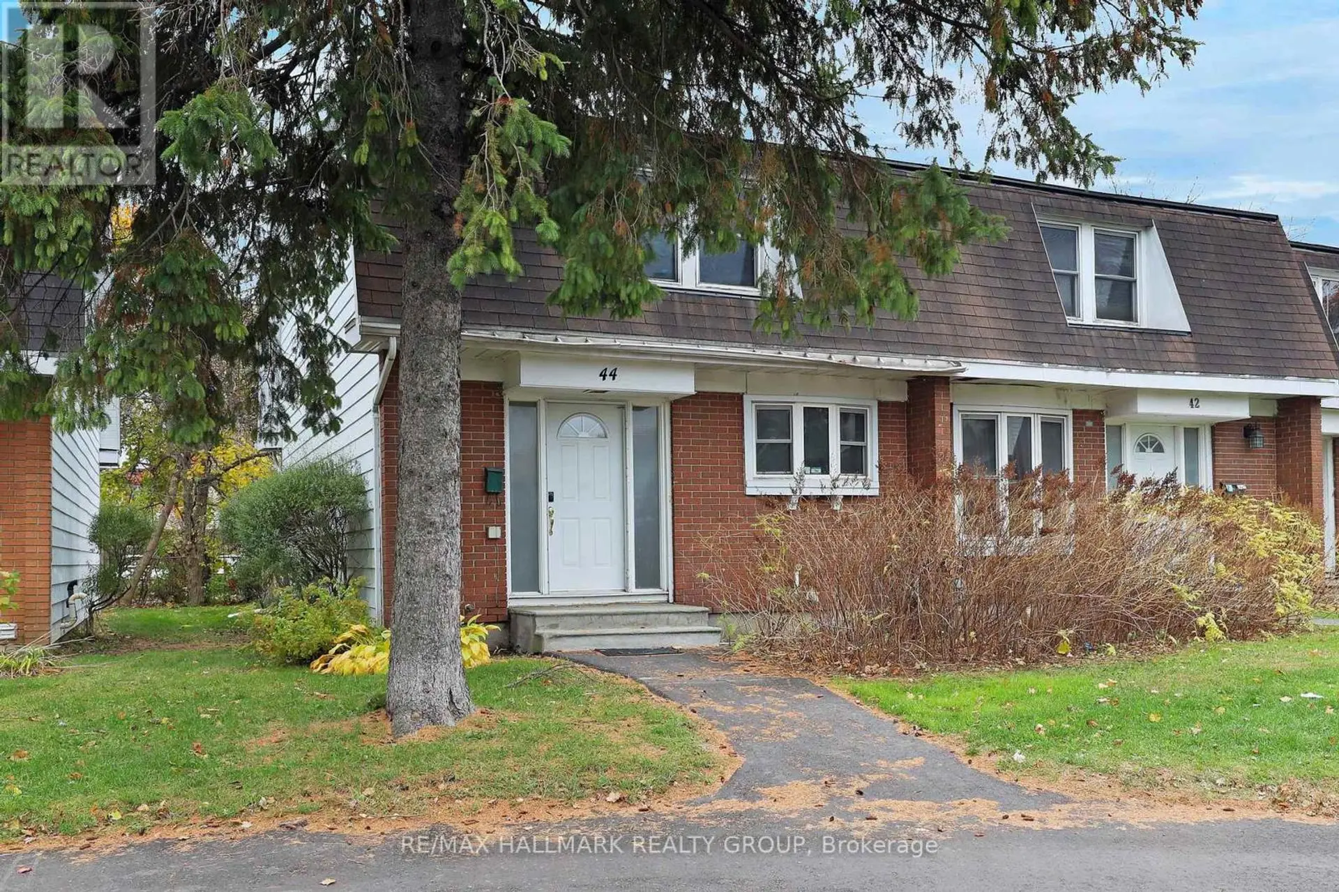 #44 920 DYNES ROAD - Image 1