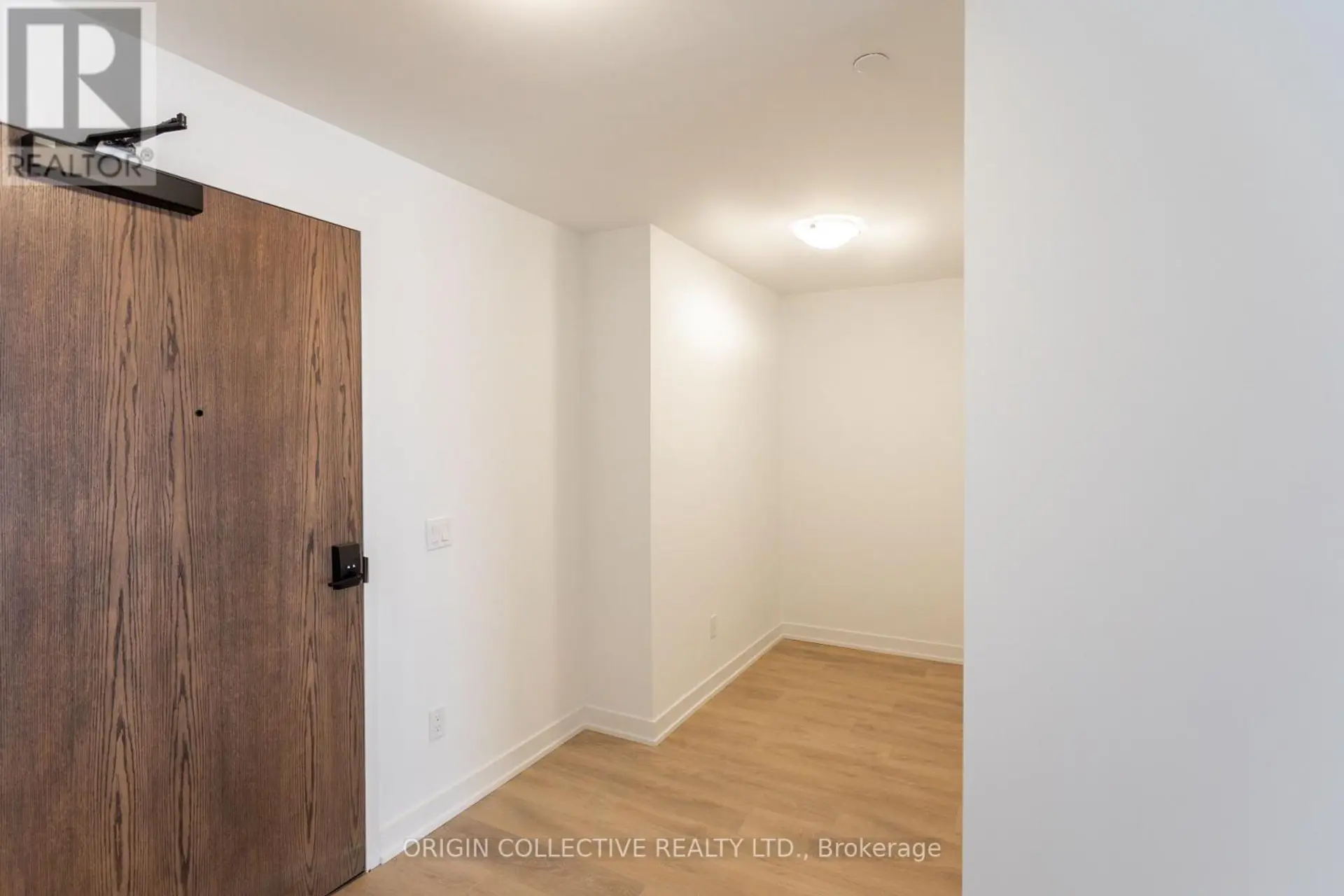 #605 1035 SOUTHDOWN ROAD - Image 3