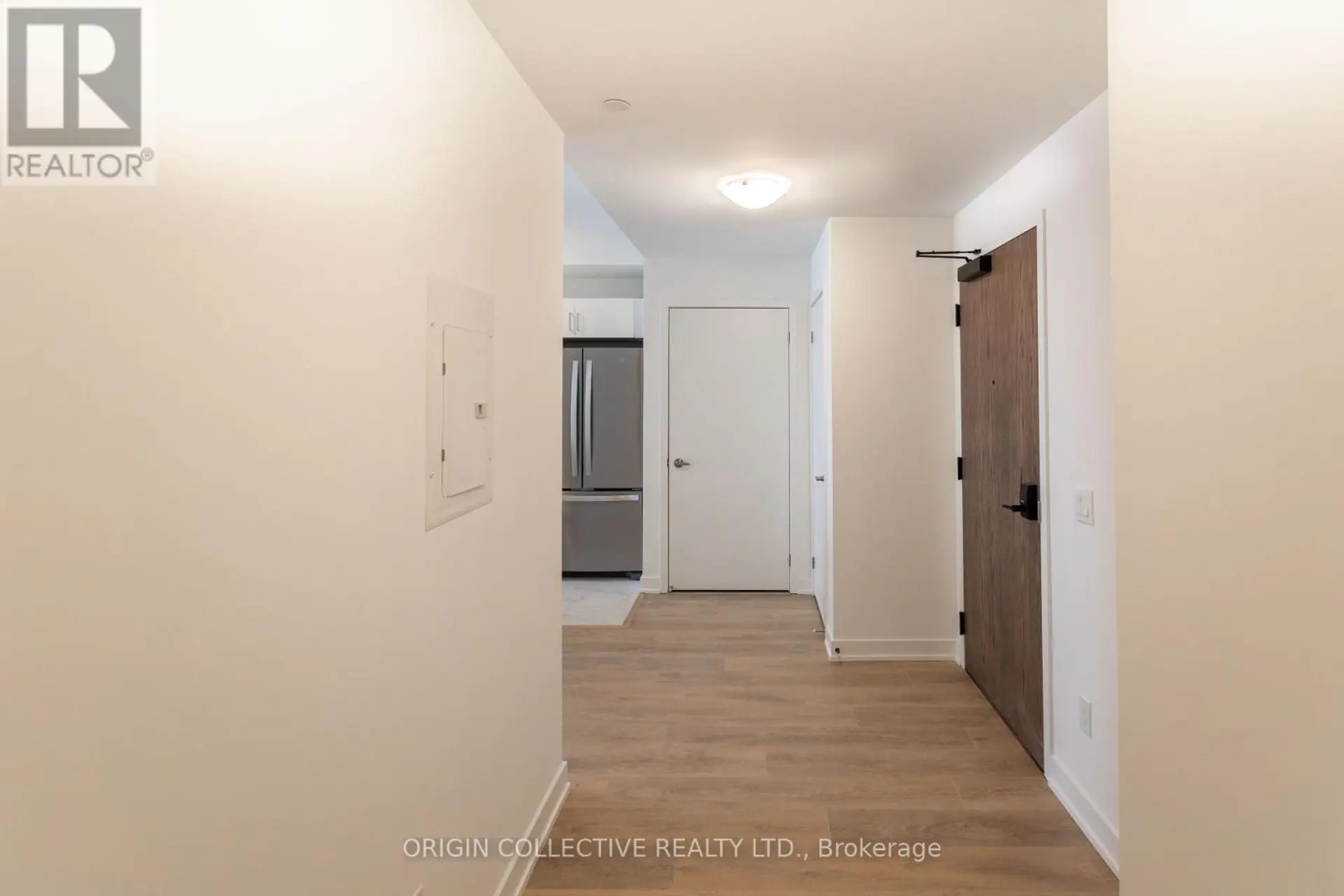 #605 1035 SOUTHDOWN ROAD - Image 4