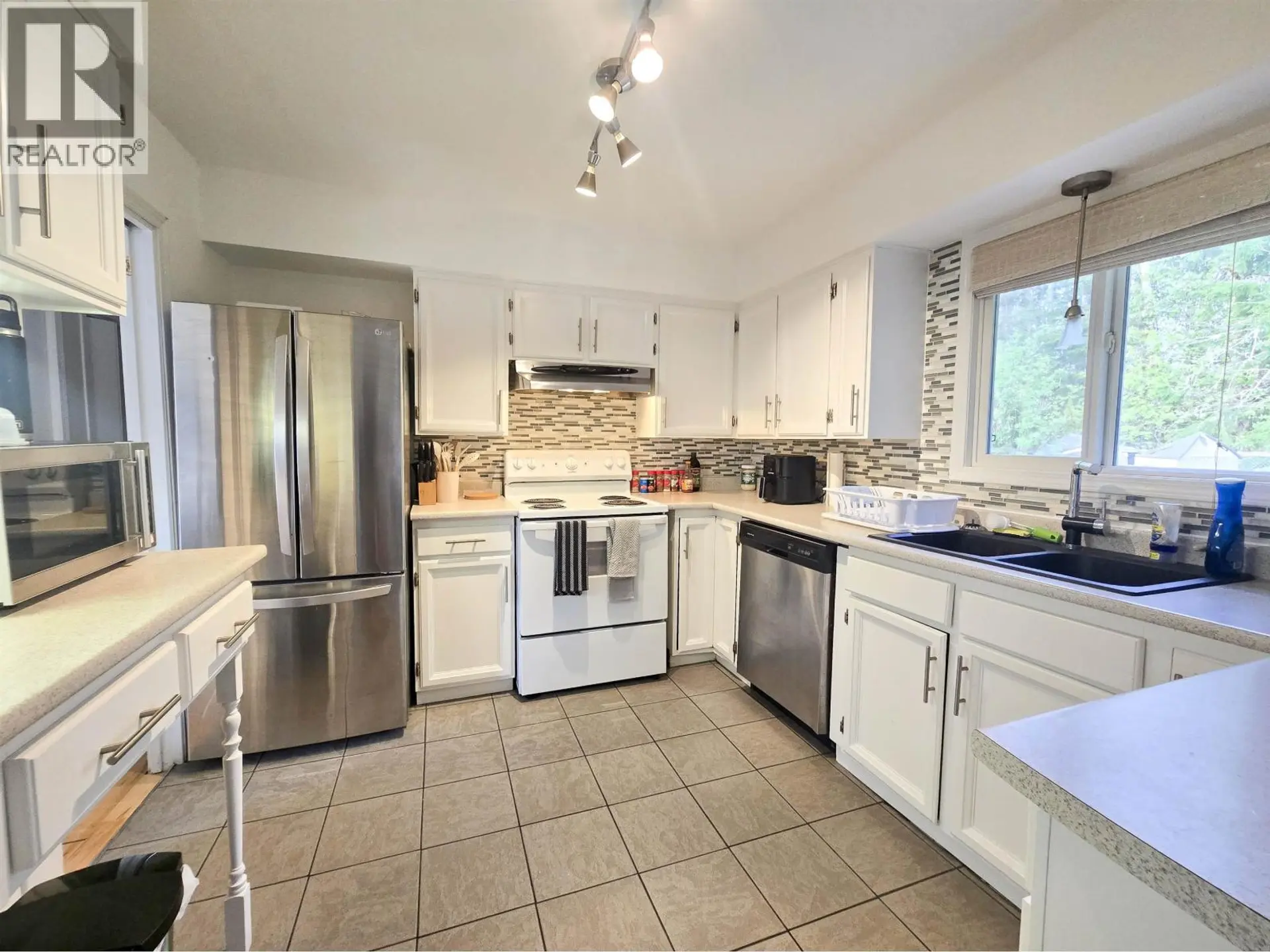 99 CHARLES STREET - Image 3