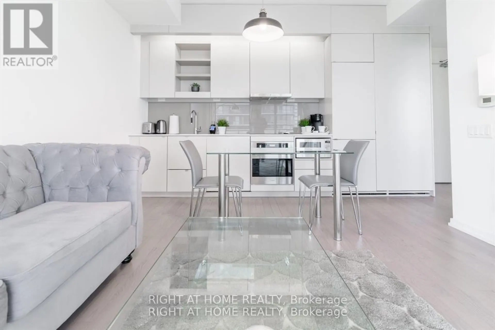 #3907 101 PETER STREET - Image 6
