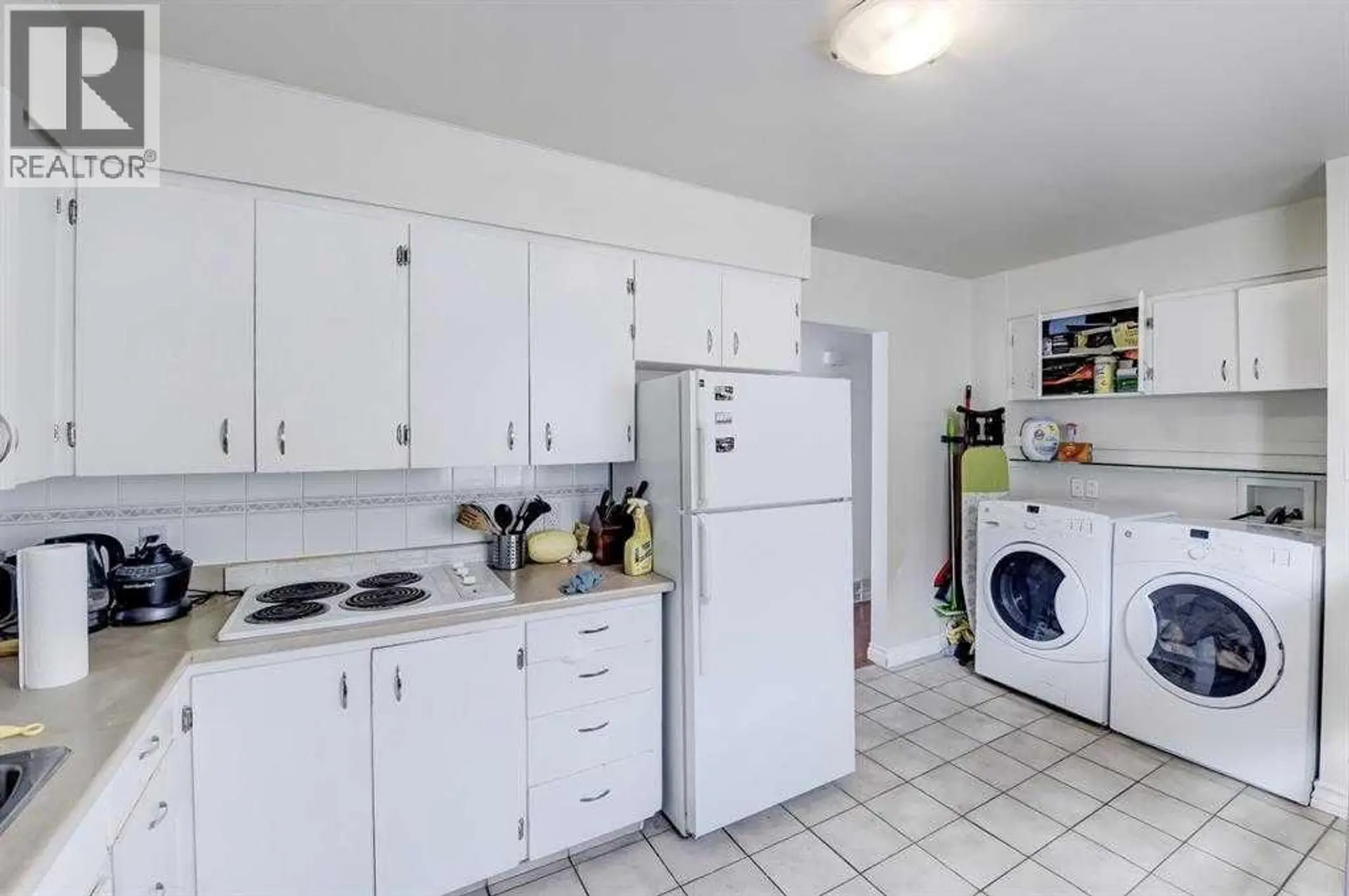 518 54 Avenue SW - Image 4