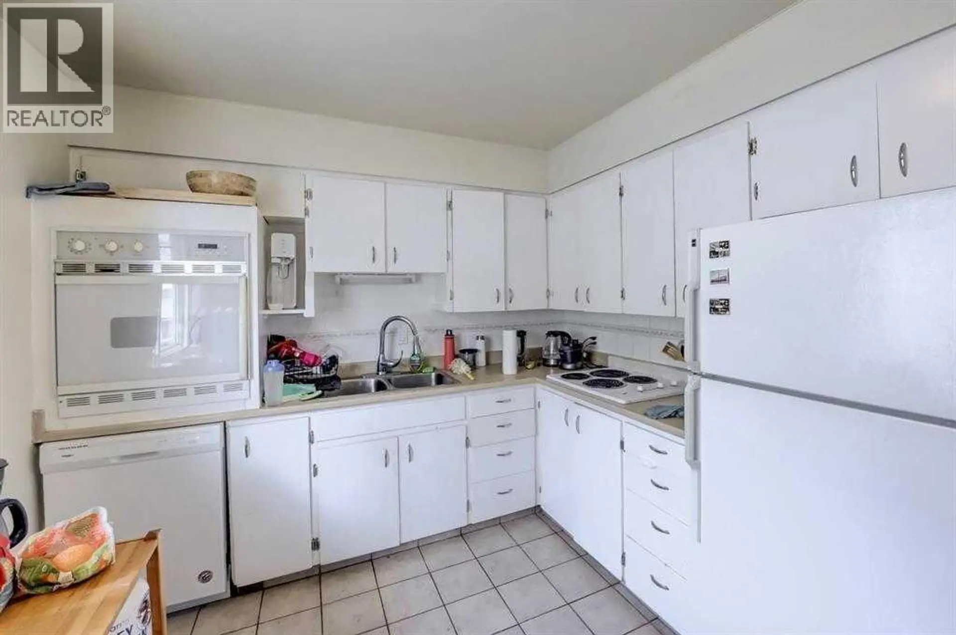 518 54 Avenue SW - Image 5