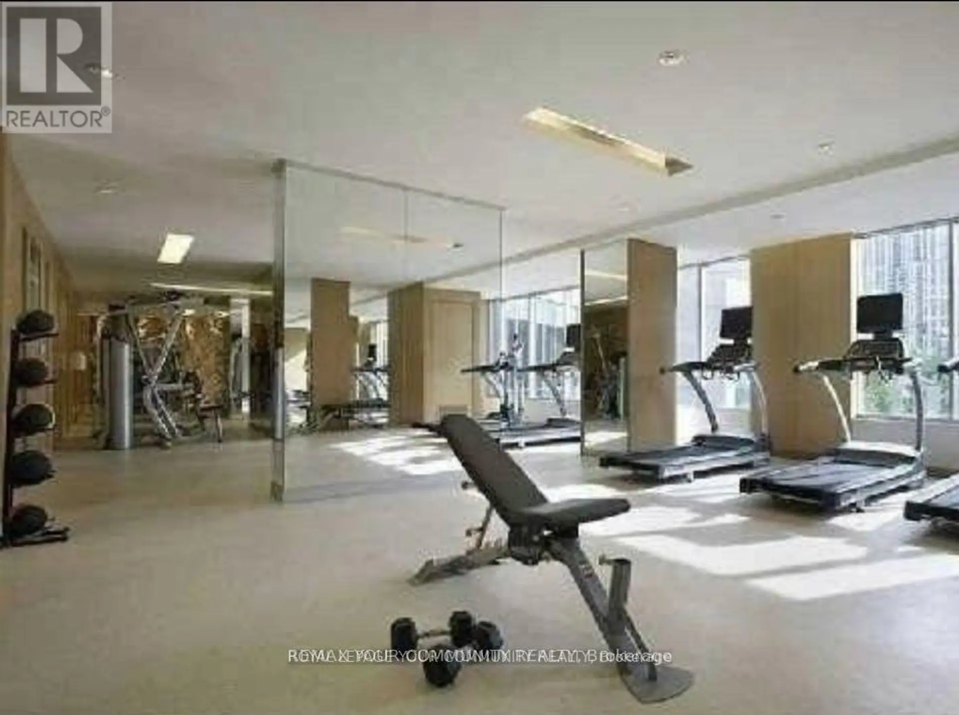 #533 120 HARRISON GARDEN BOULEVARD - Image 15