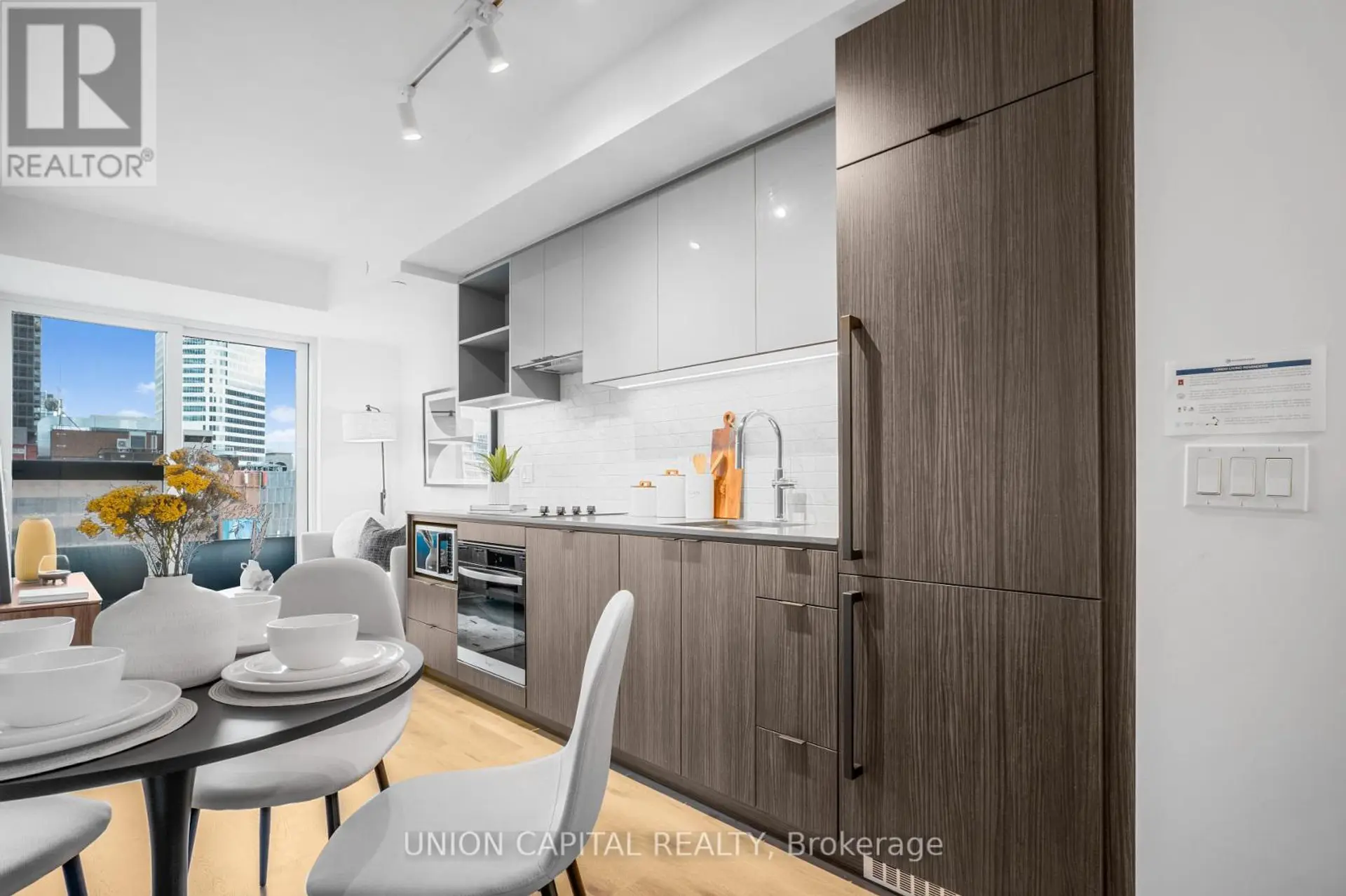 #1801 252 CHURCH STREET - Image 3