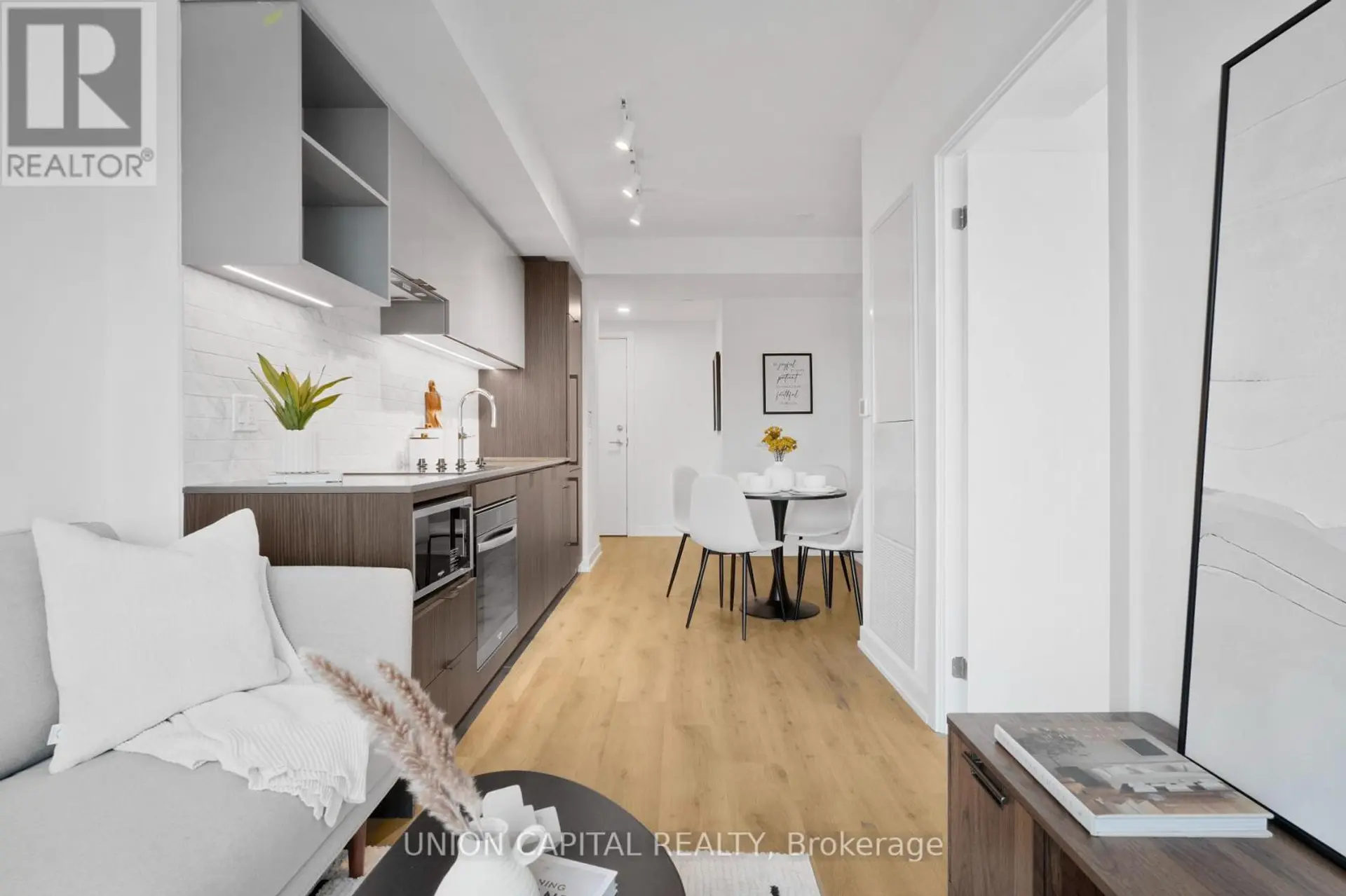 #1801 252 CHURCH STREET - Image 6